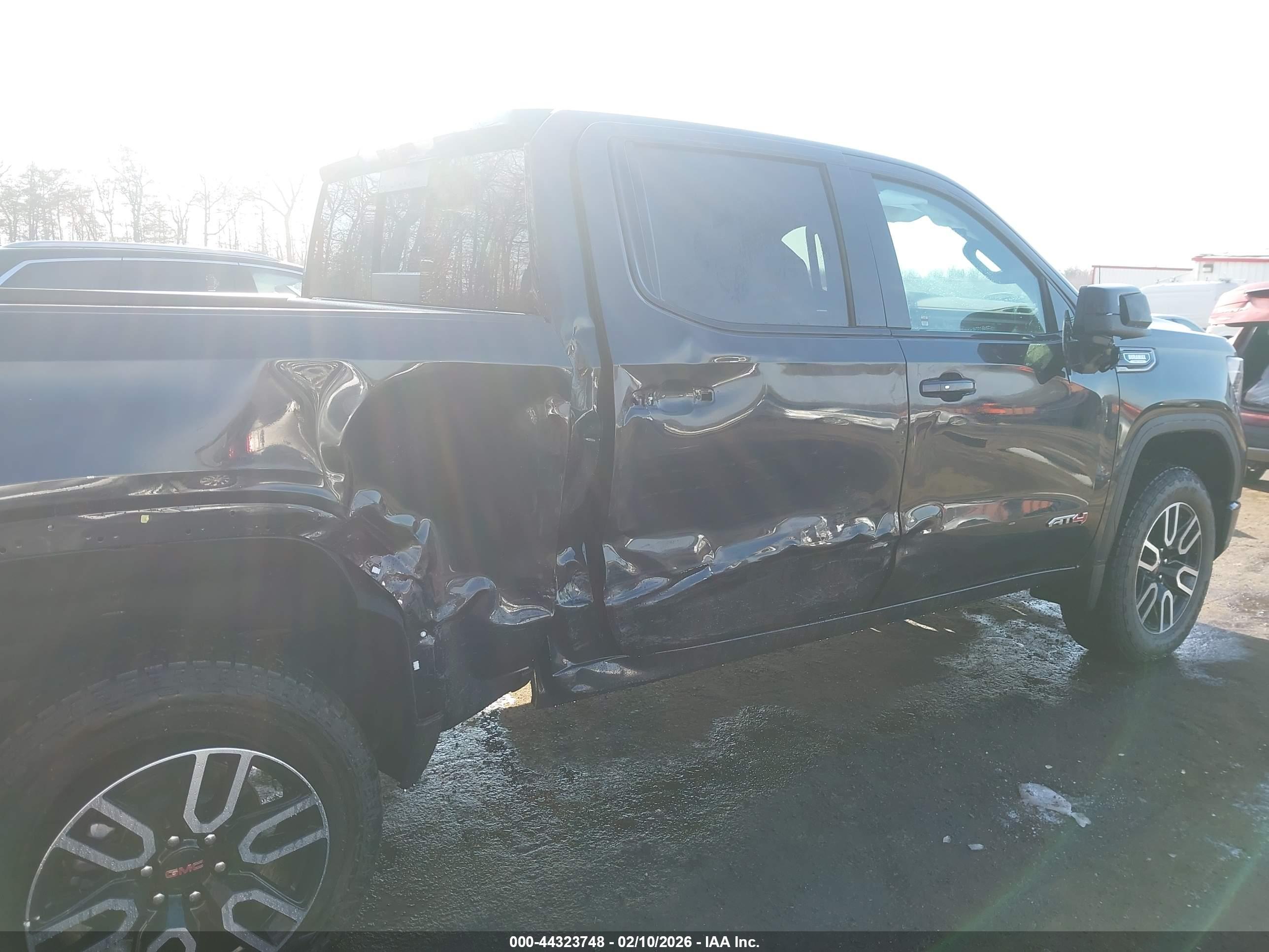 GMC SIERRA image 6