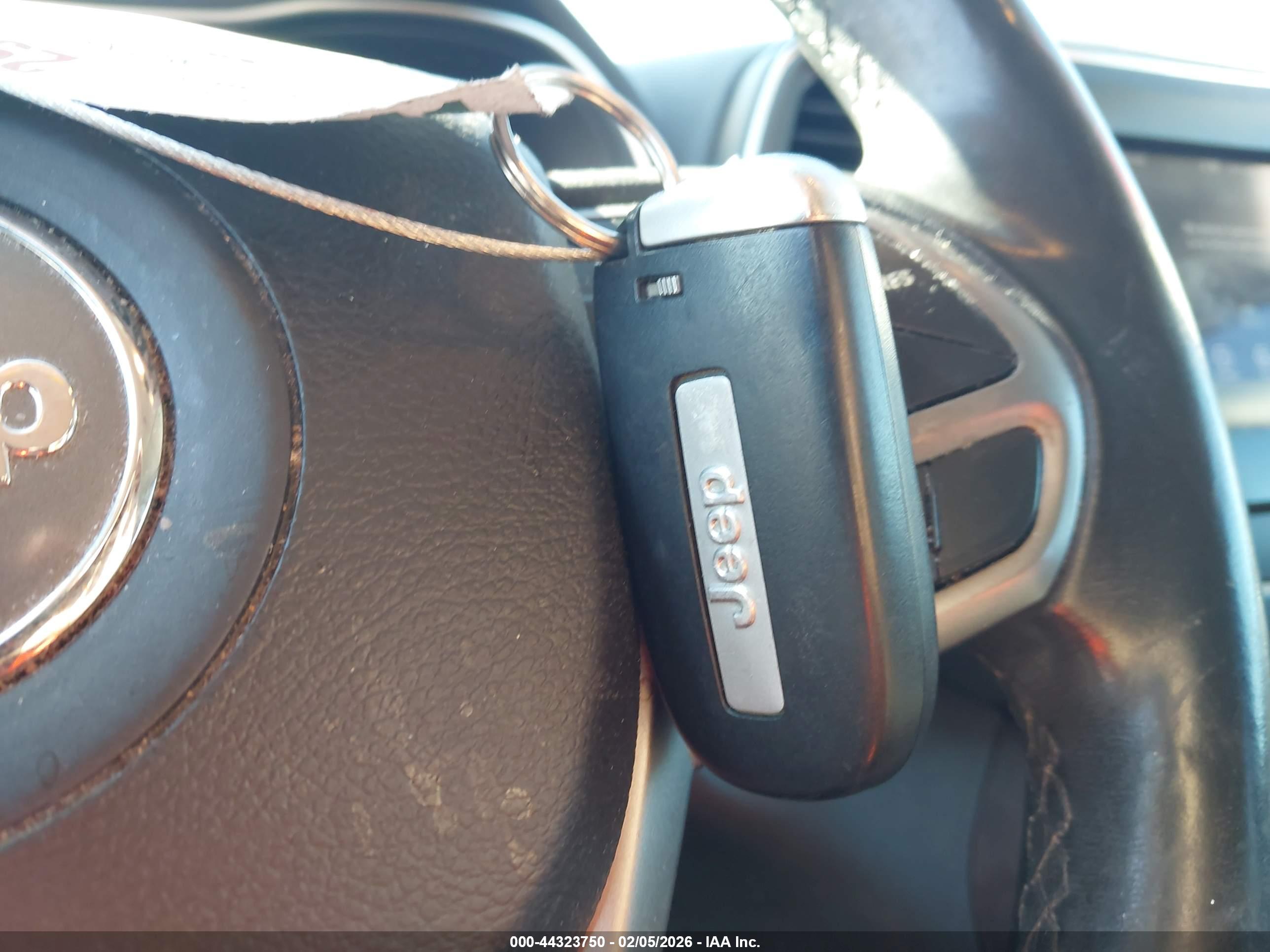 JEEP CHEROKEE image 11