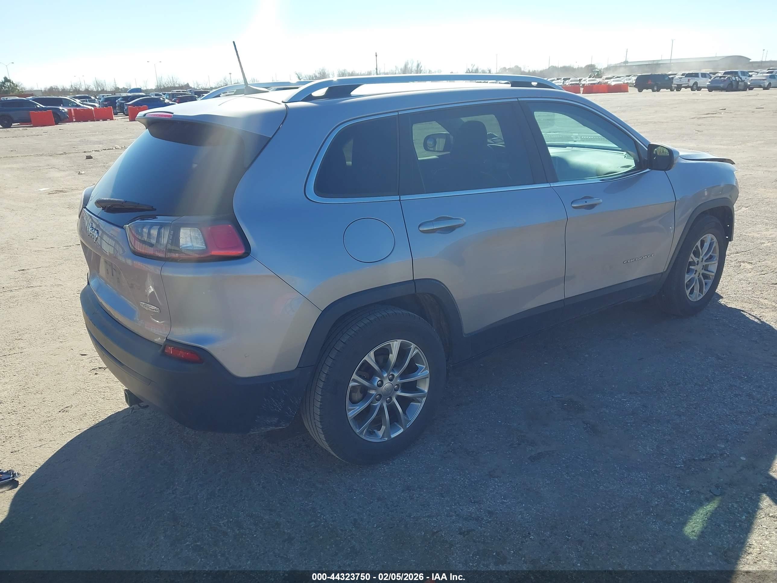 JEEP CHEROKEE image 4