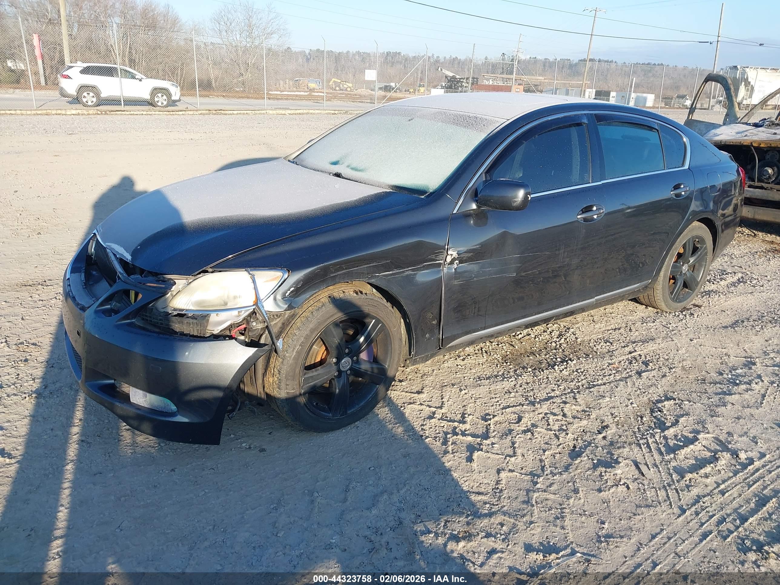 LEXUS GS image 2
