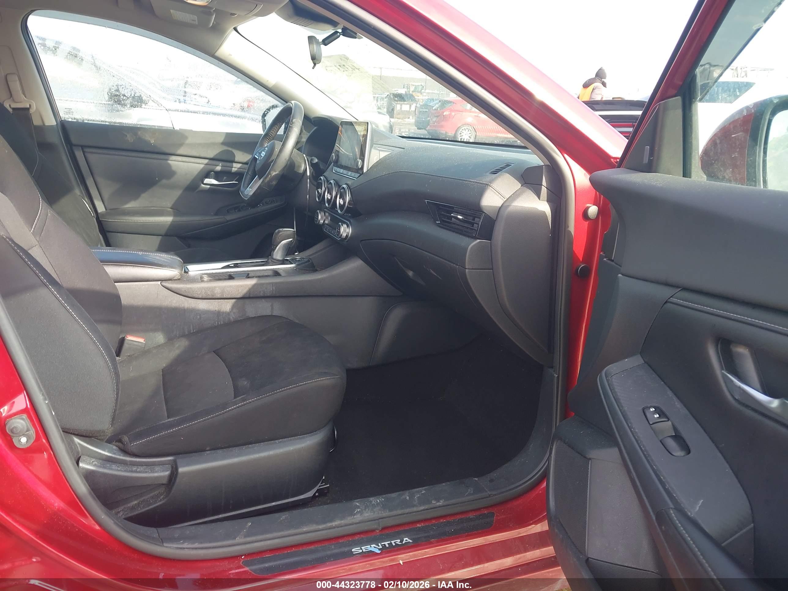 NISSAN SENTRA image 5
