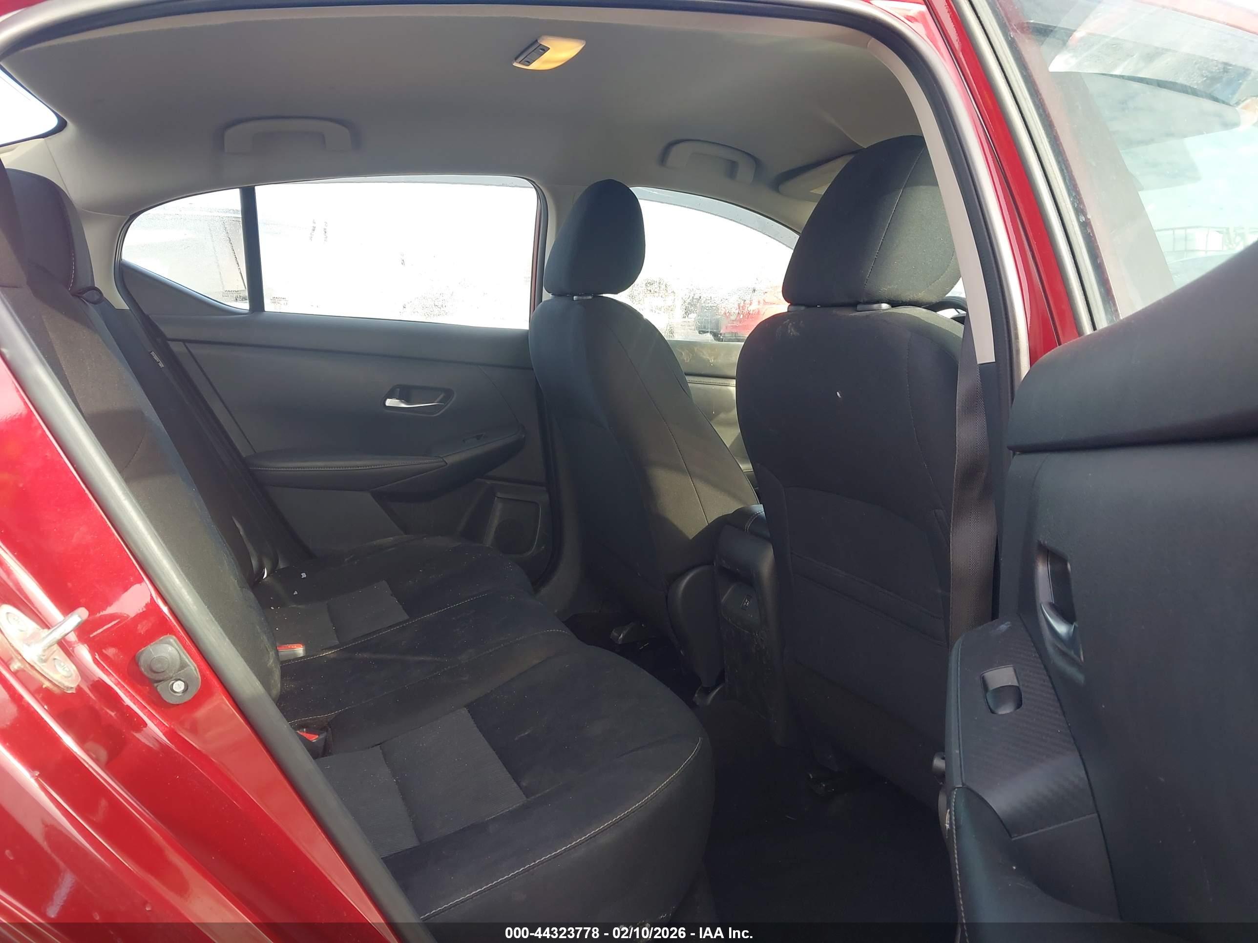 NISSAN SENTRA image 8