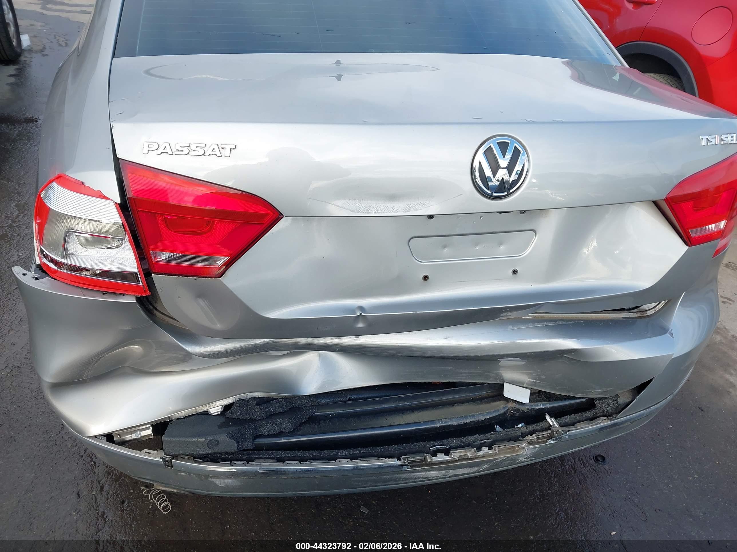 VOLKSWAGEN PASSAT image 6