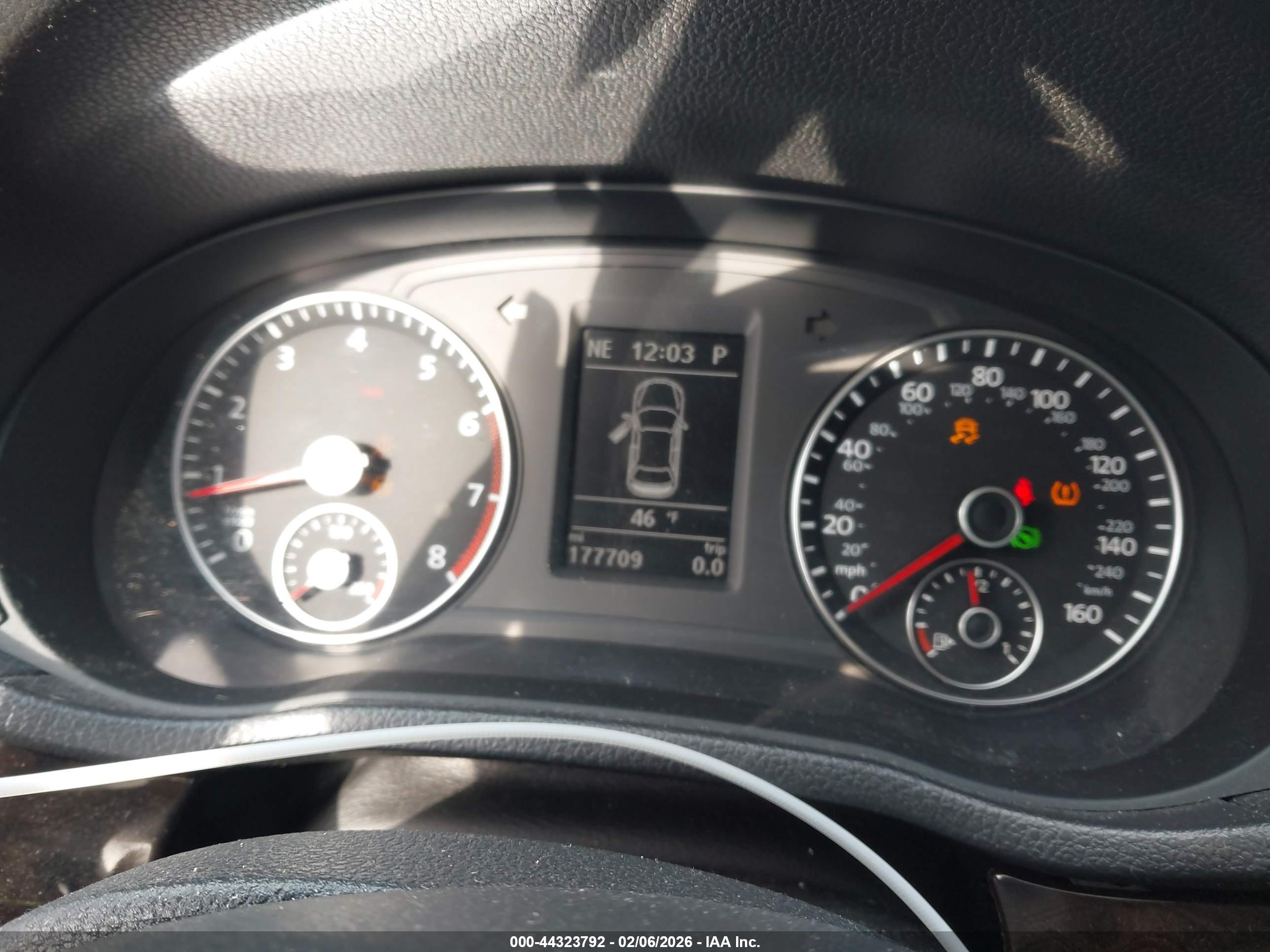 VOLKSWAGEN PASSAT image 7