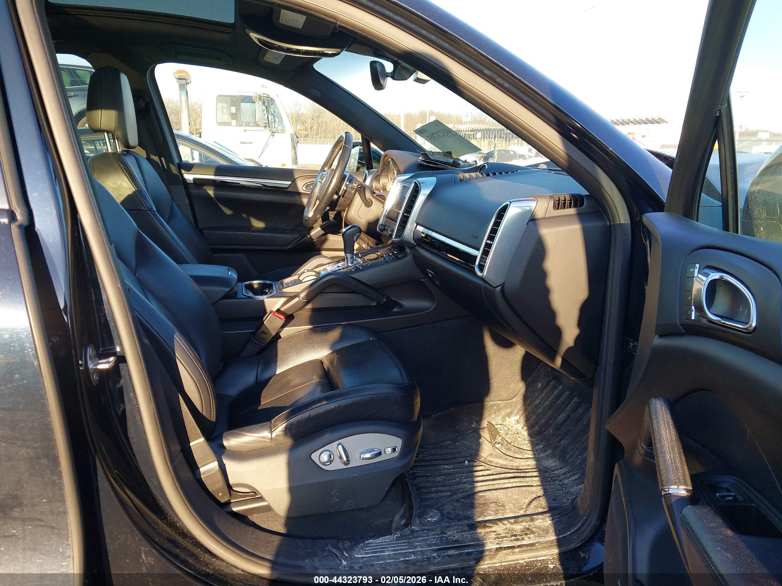 PORSCHE CAYENNE image 5