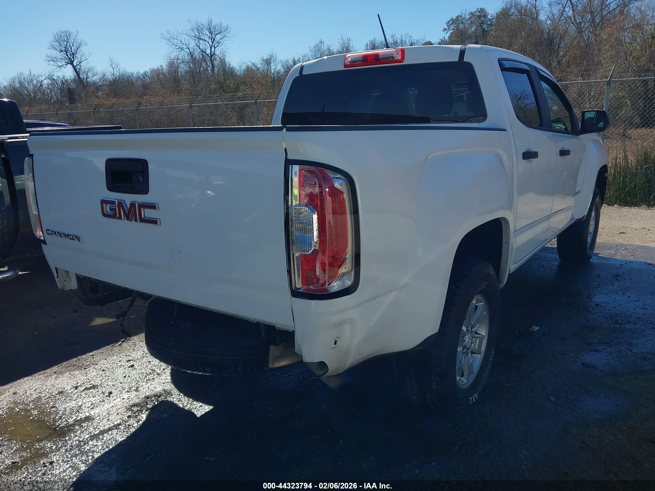 GMC CANYON image 4