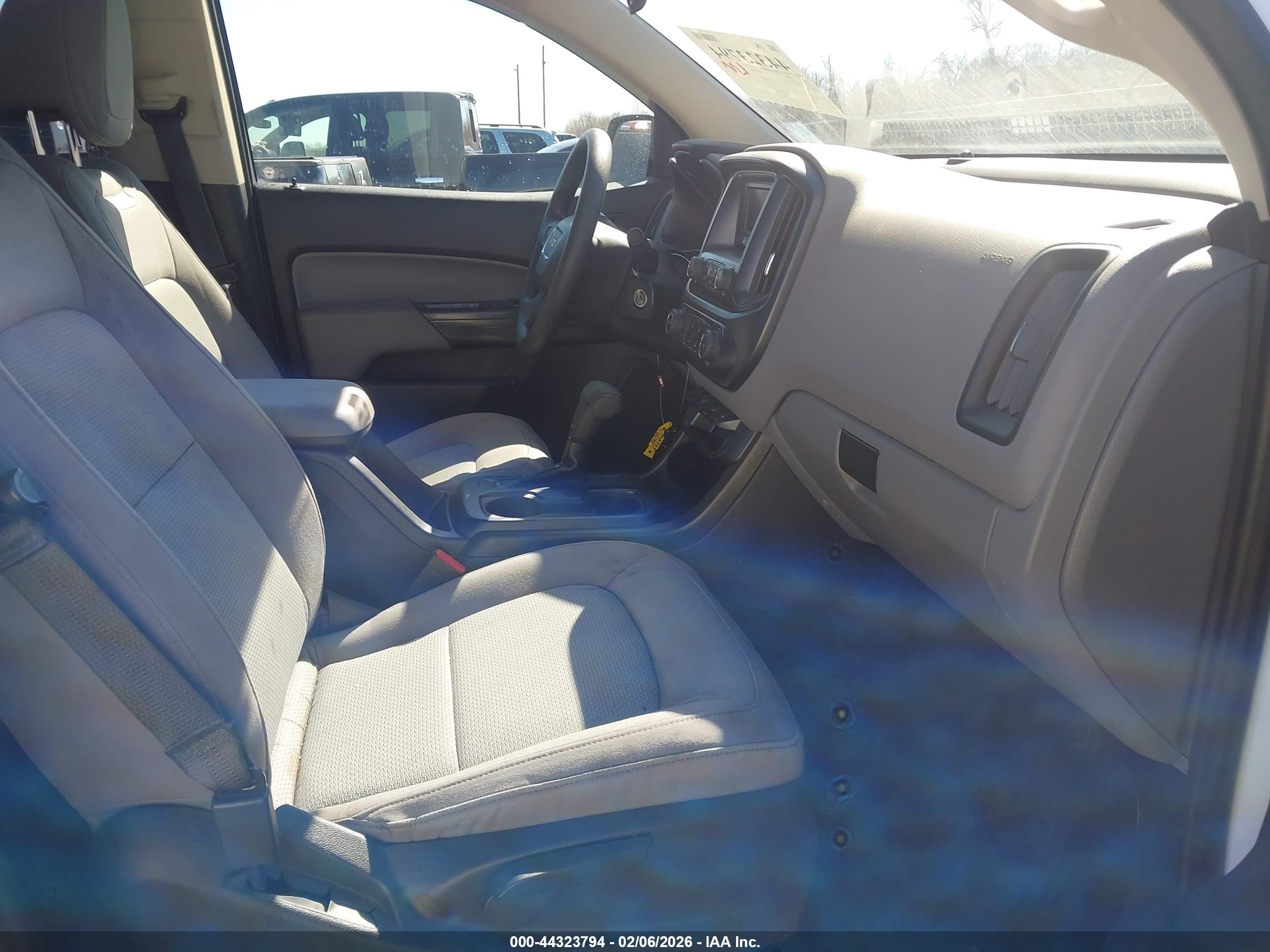 GMC CANYON image 5