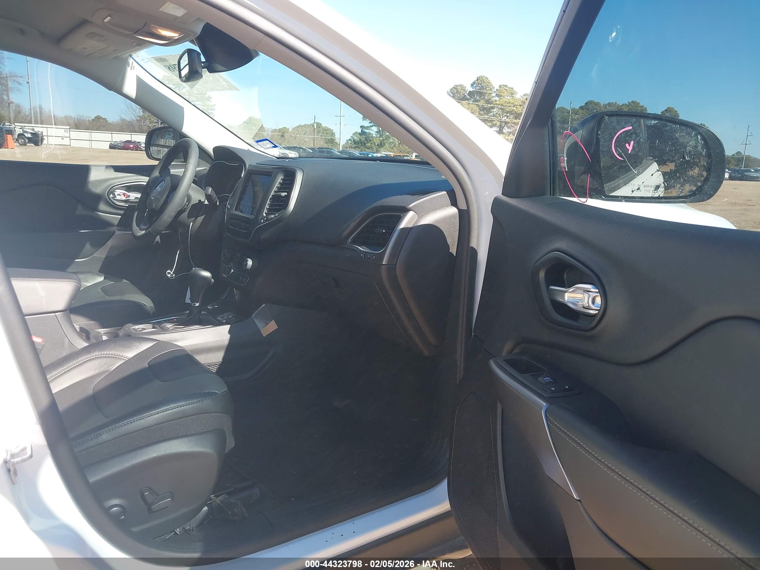 JEEP CHEROKEE image 5