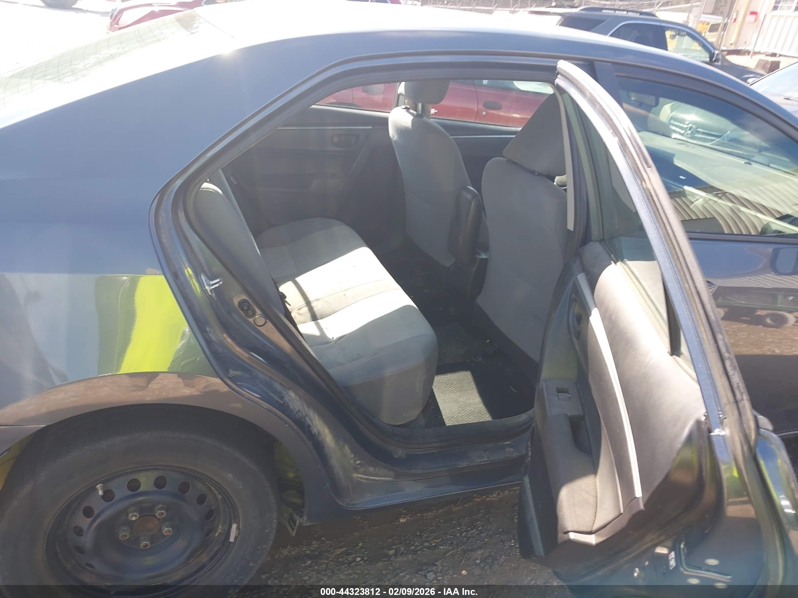TOYOTA COROLLA image 8