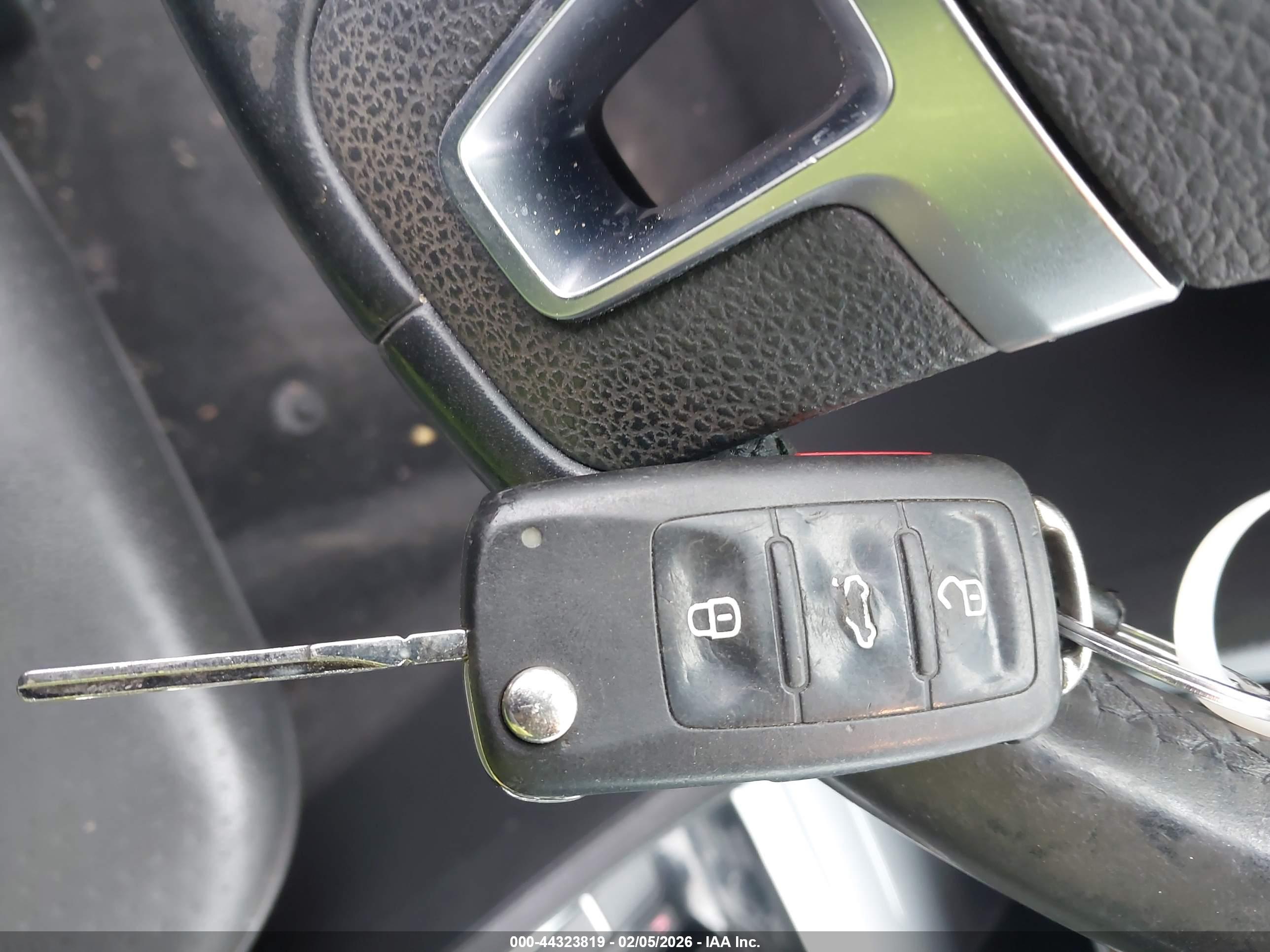 VOLKSWAGEN PASSAT image 11