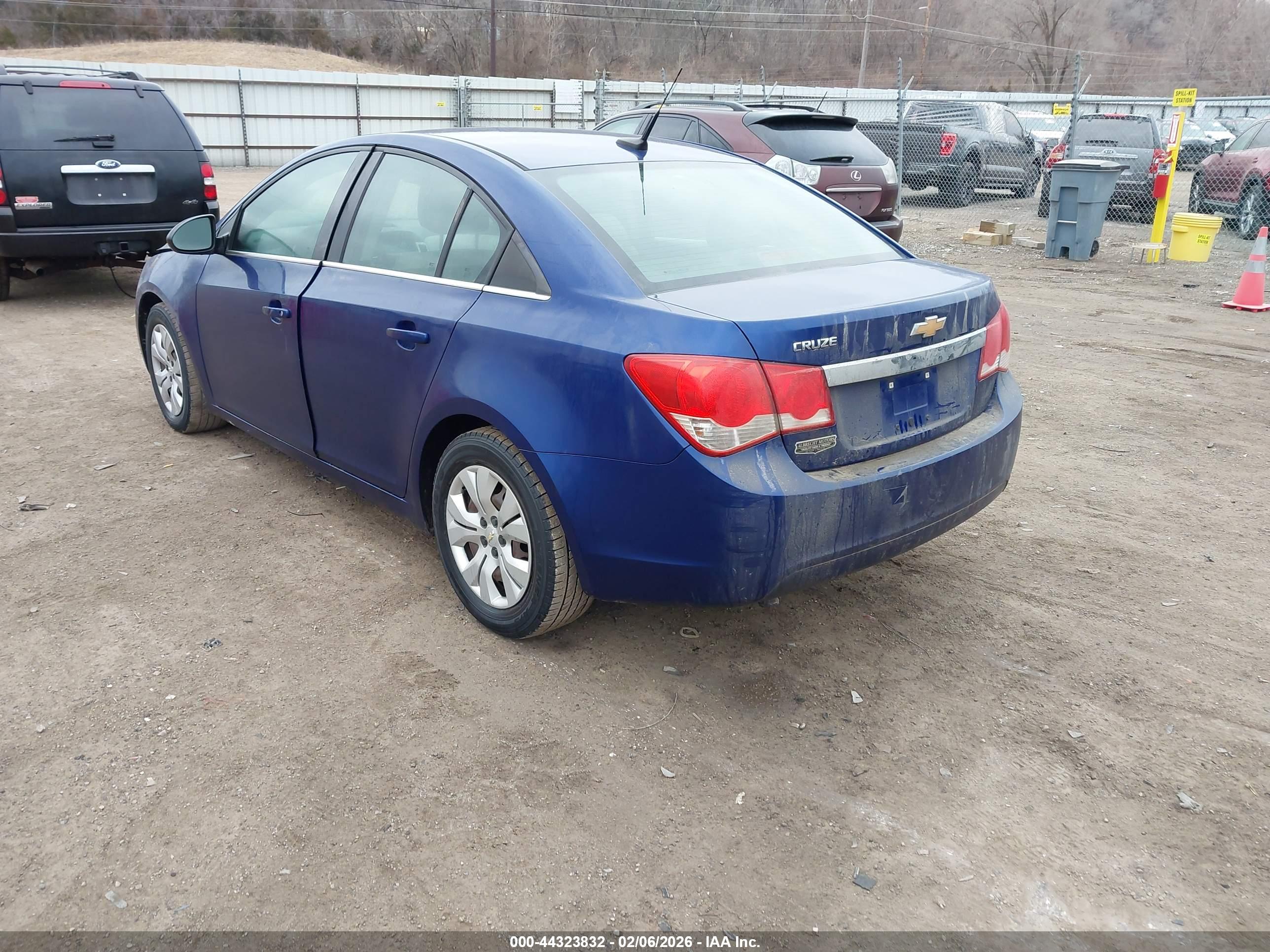 CHEVROLET CRUZE image 3