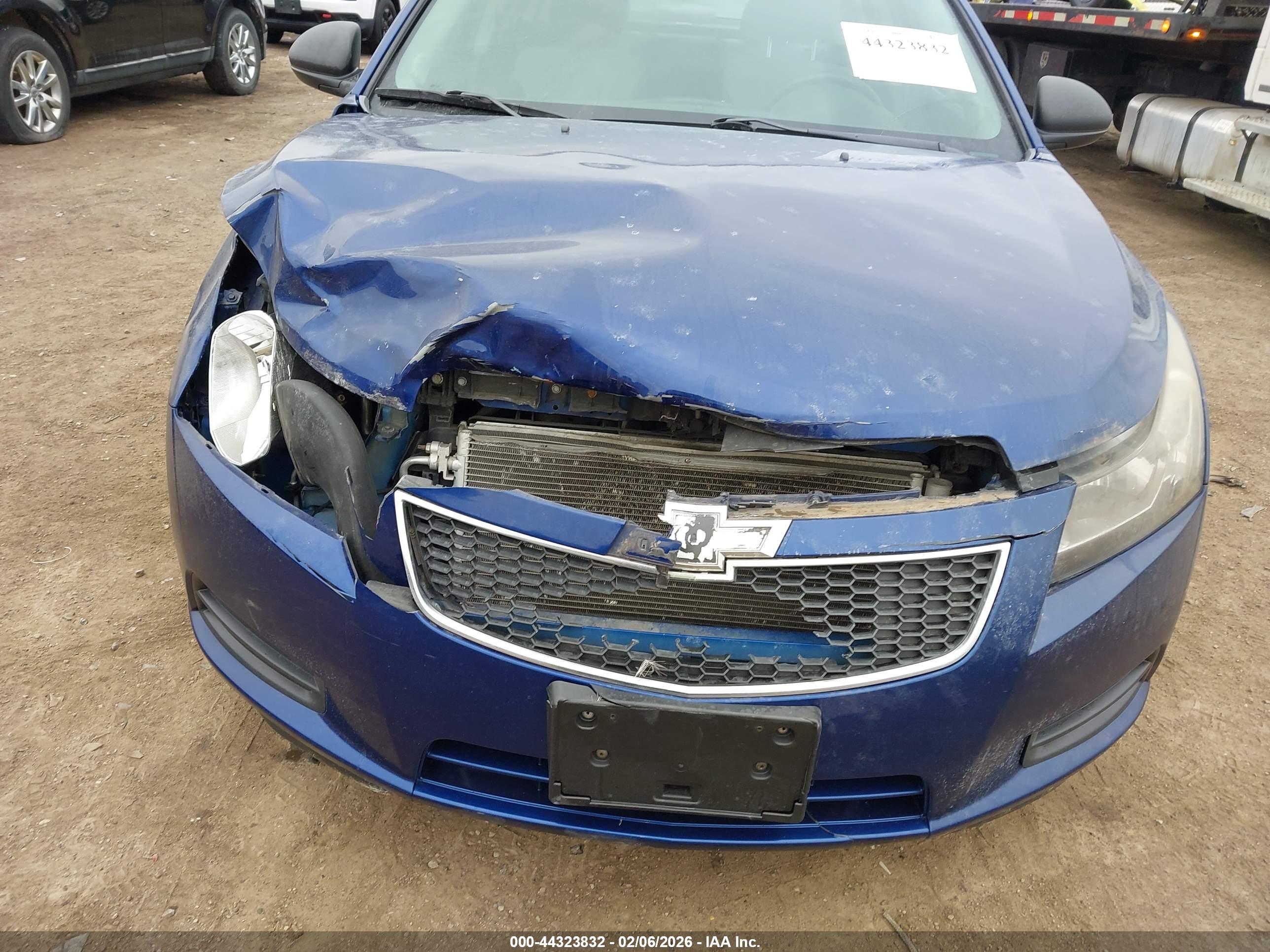 CHEVROLET CRUZE image 6
