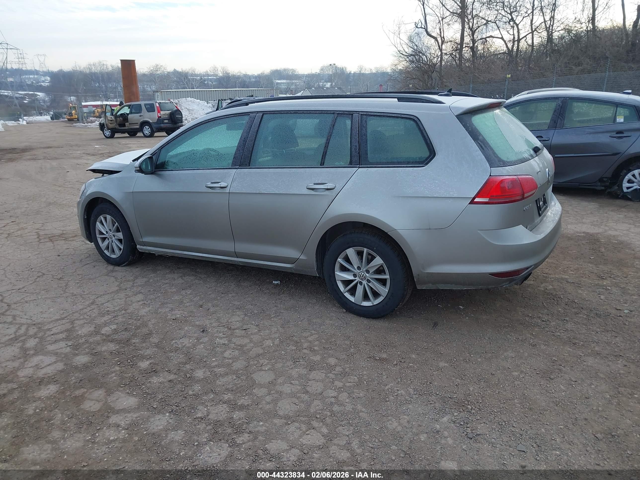 VOLKSWAGEN GOLF image 3