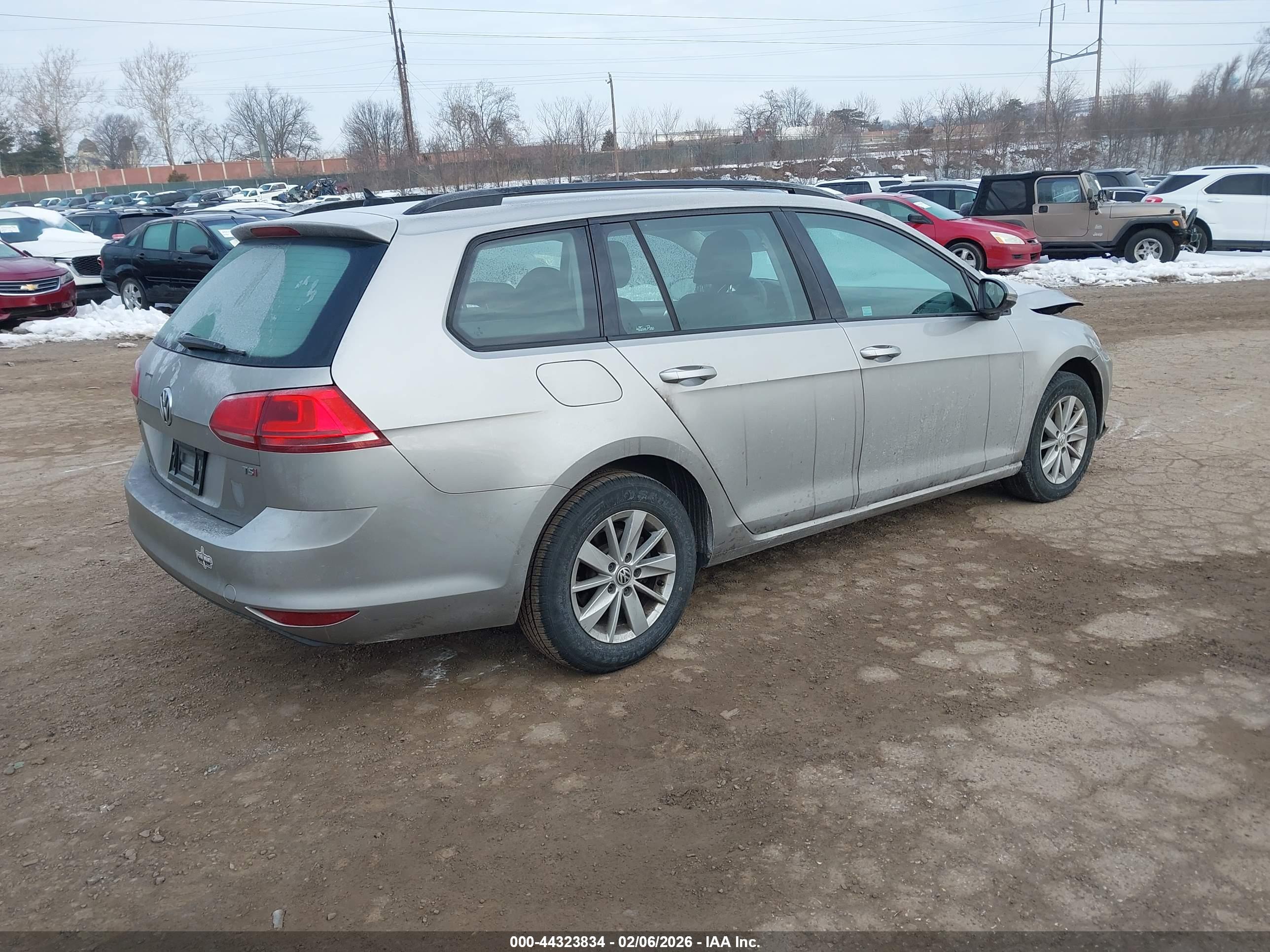 VOLKSWAGEN GOLF image 4