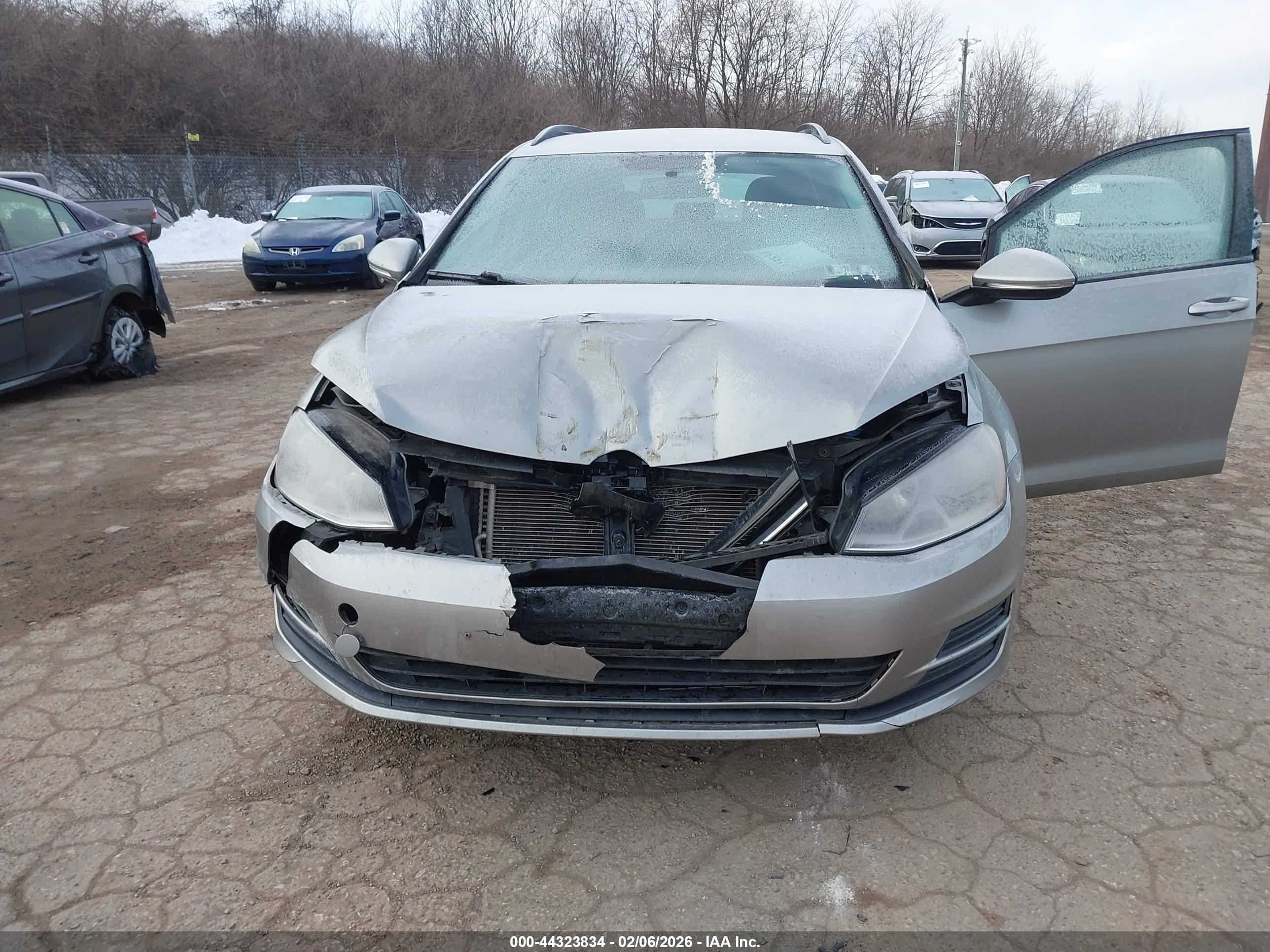 VOLKSWAGEN GOLF image 6