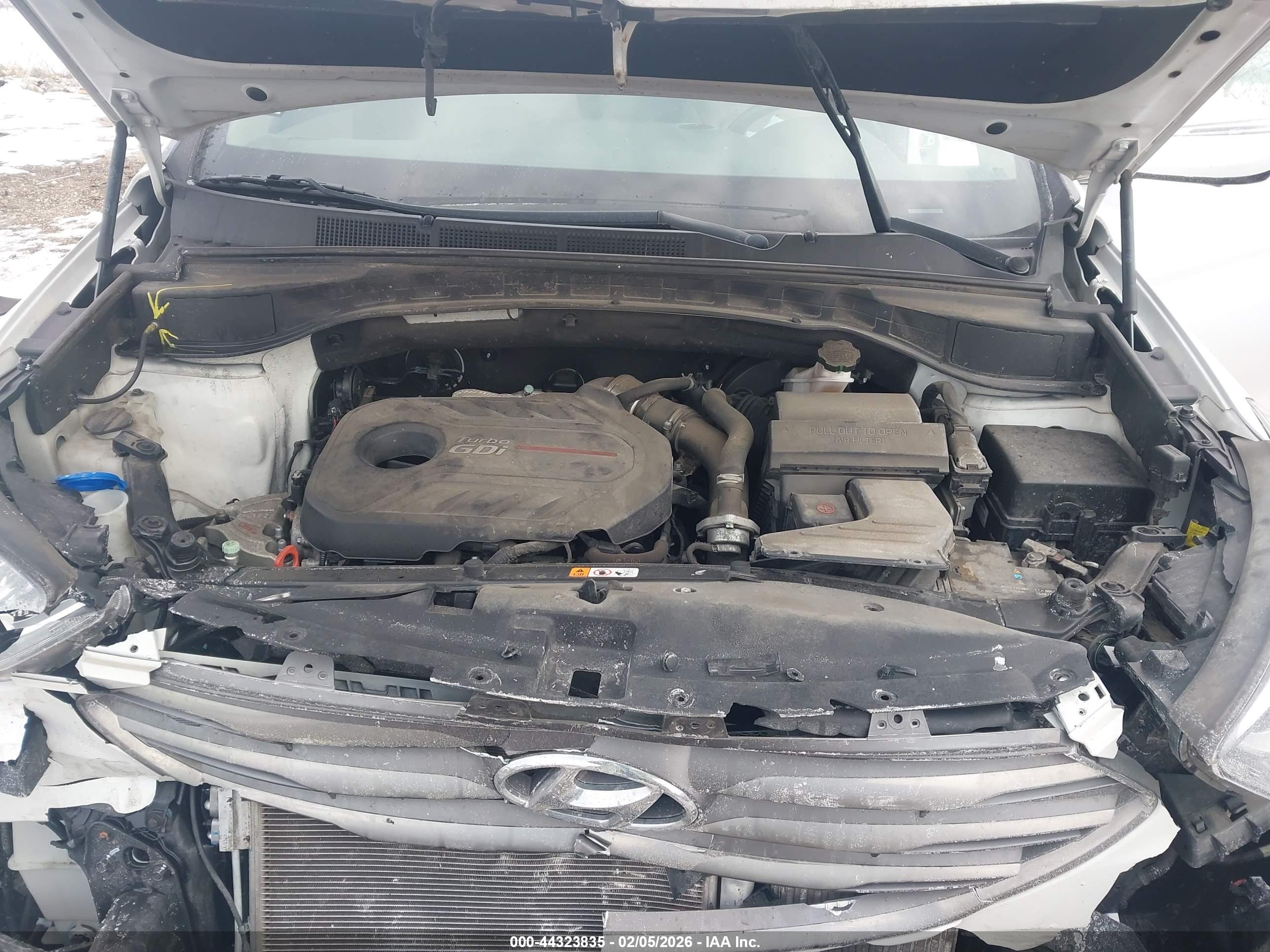 HYUNDAI SANTA image 10