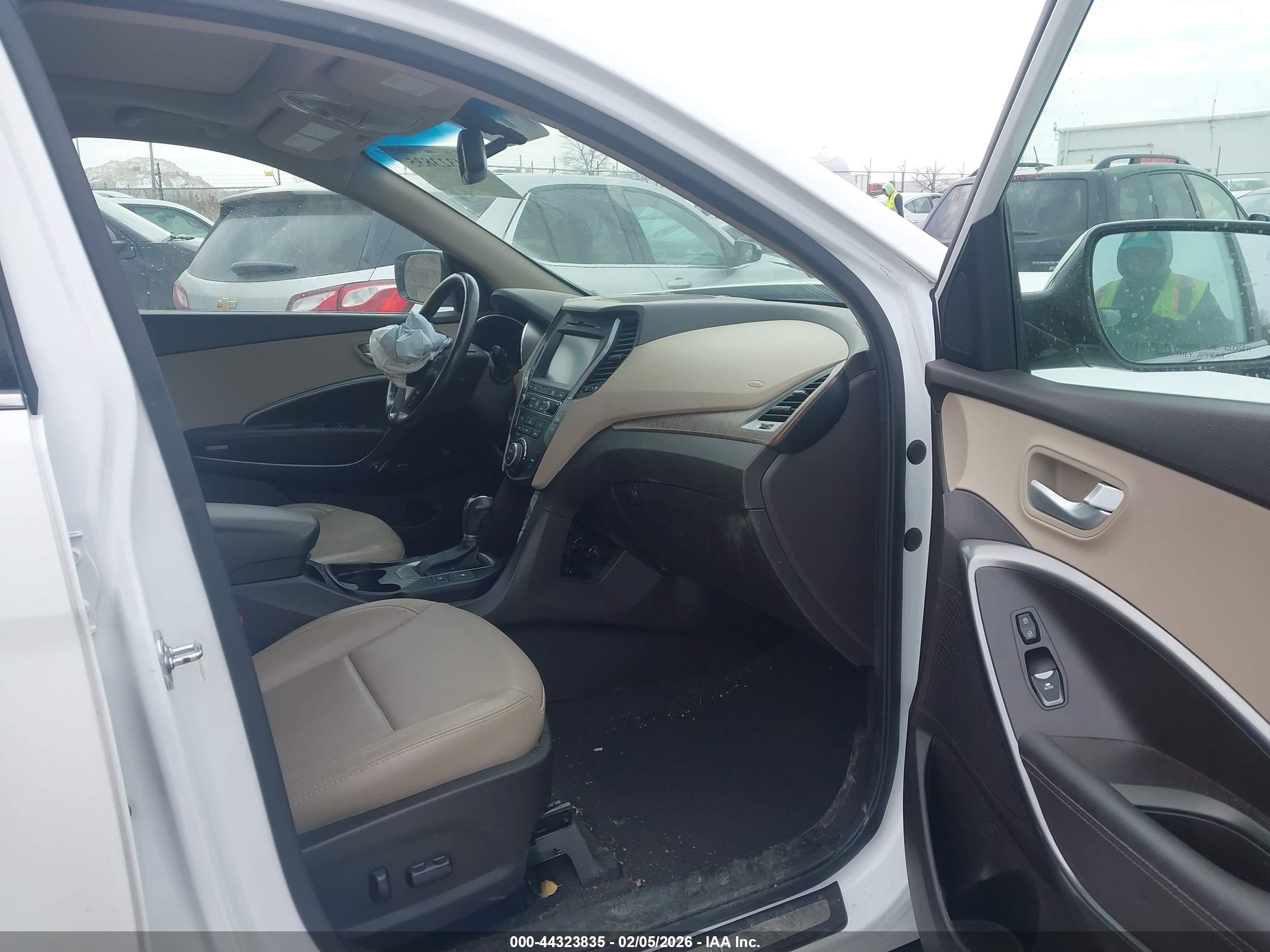 HYUNDAI SANTA image 5