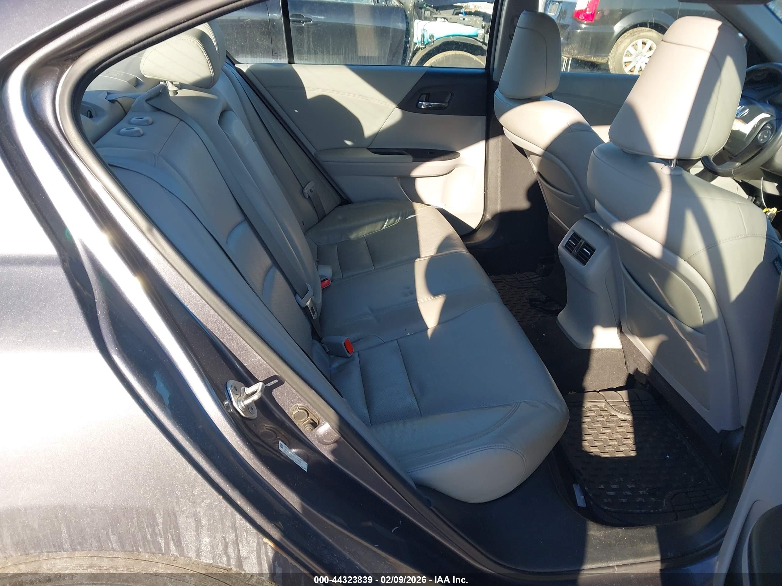 HONDA ACCORD image 8