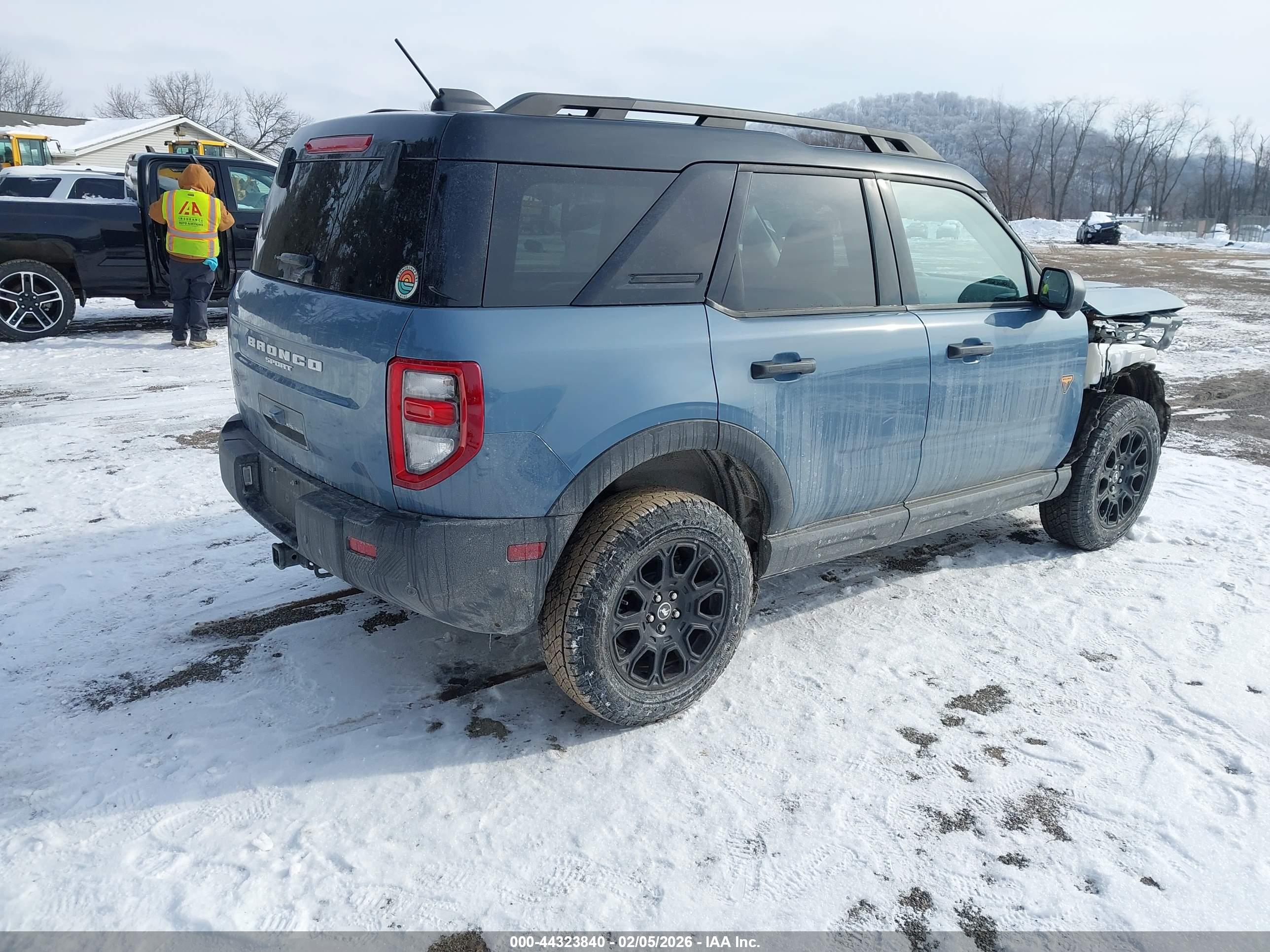 FORD BRONCO image 4