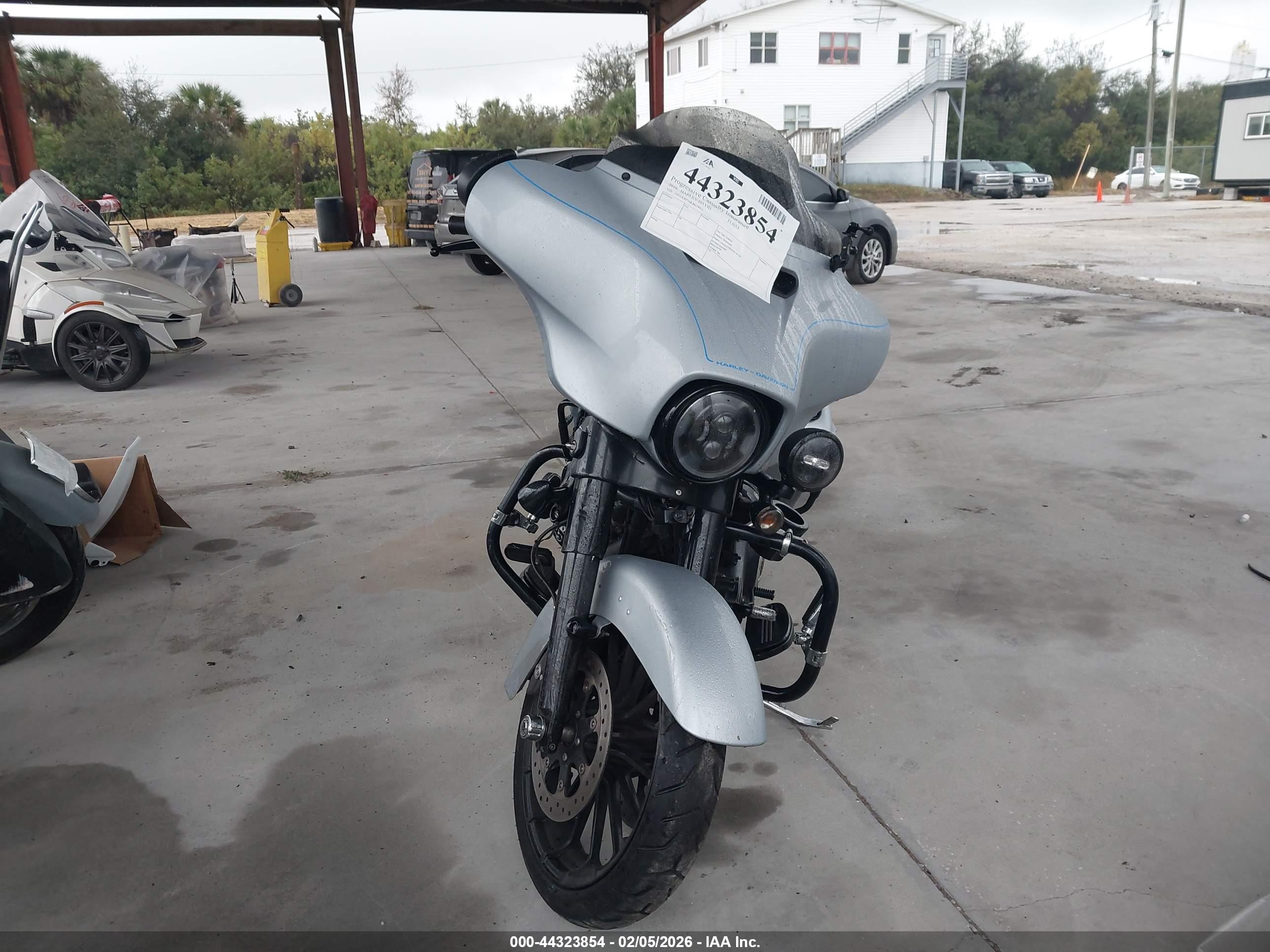 HARLEY-DAVIDSON FLHXS image 5
