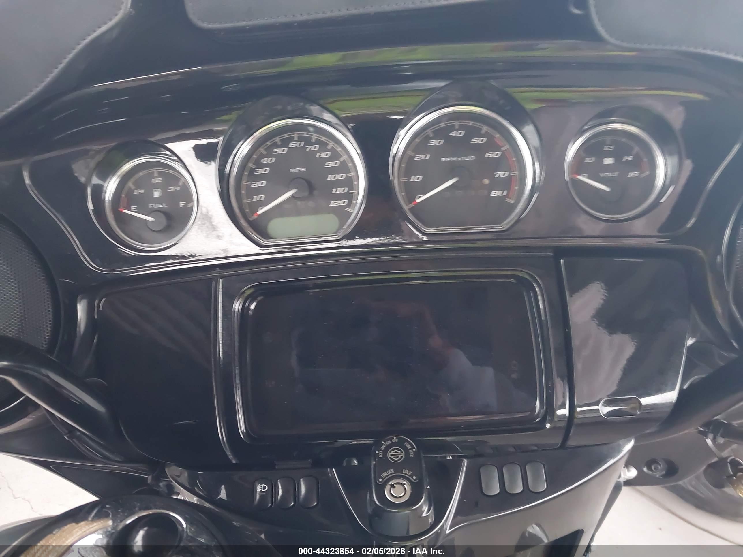 HARLEY-DAVIDSON FLHXS image 7