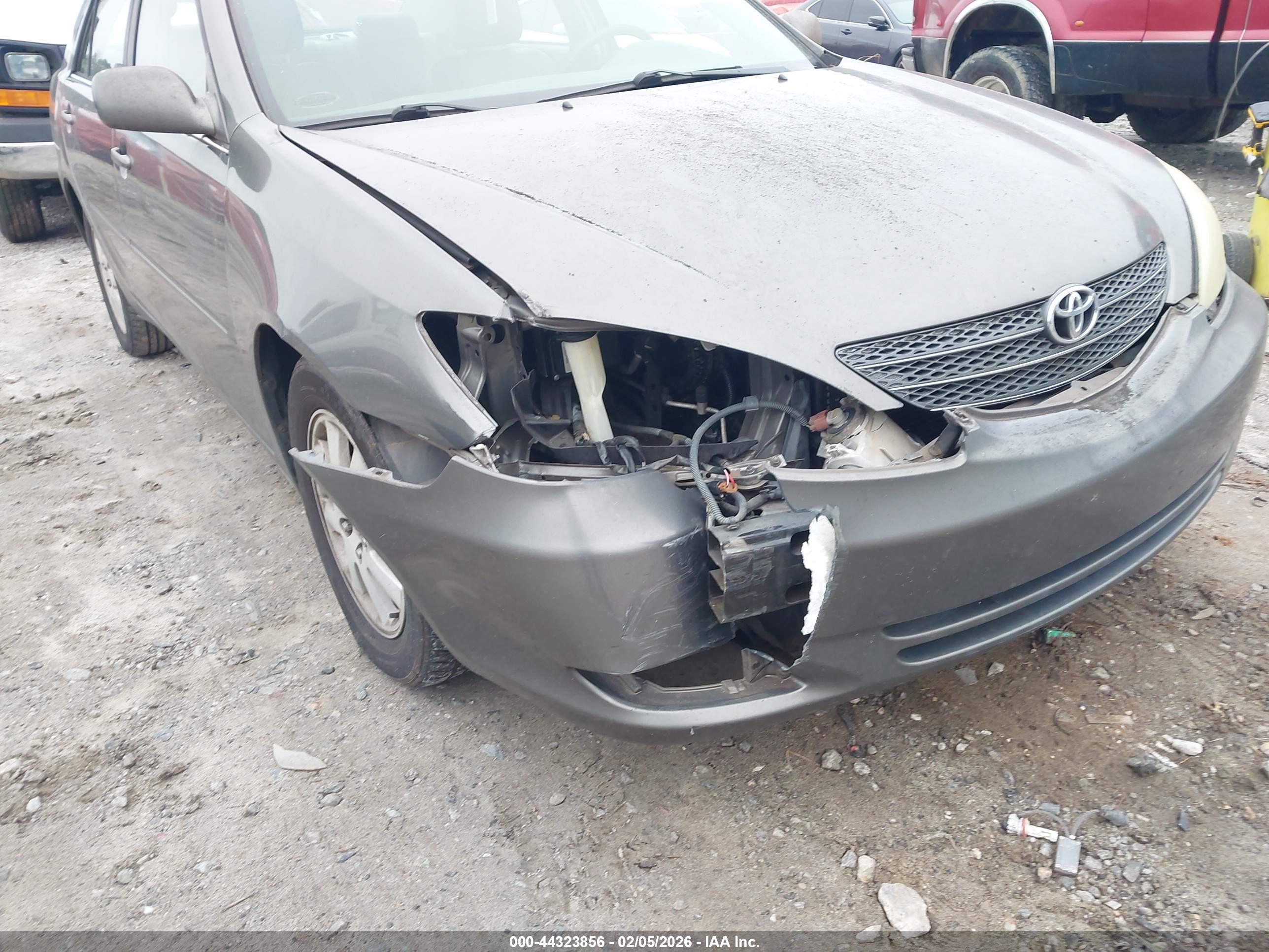 TOYOTA CAMRY image 6