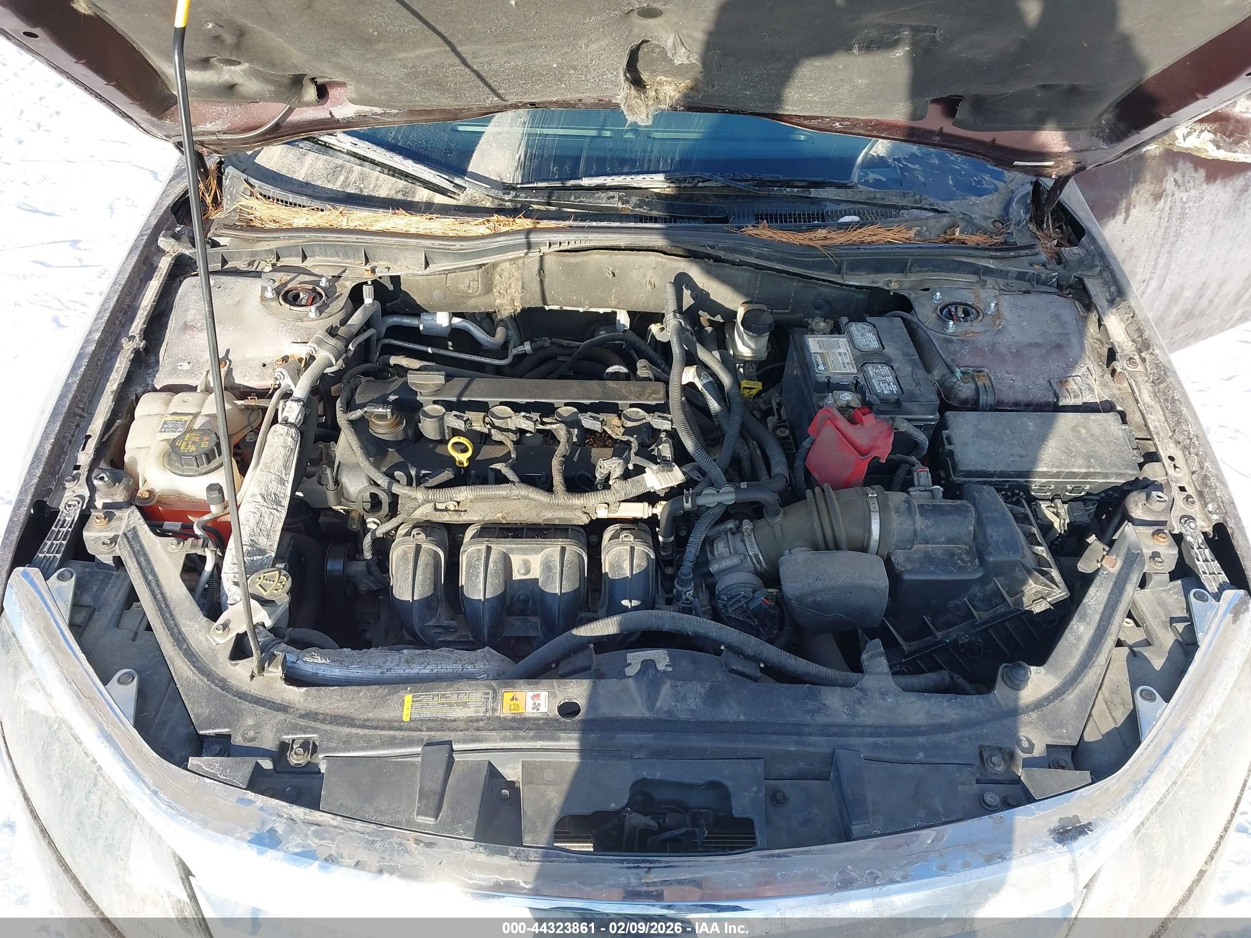 FORD FUSION image 10