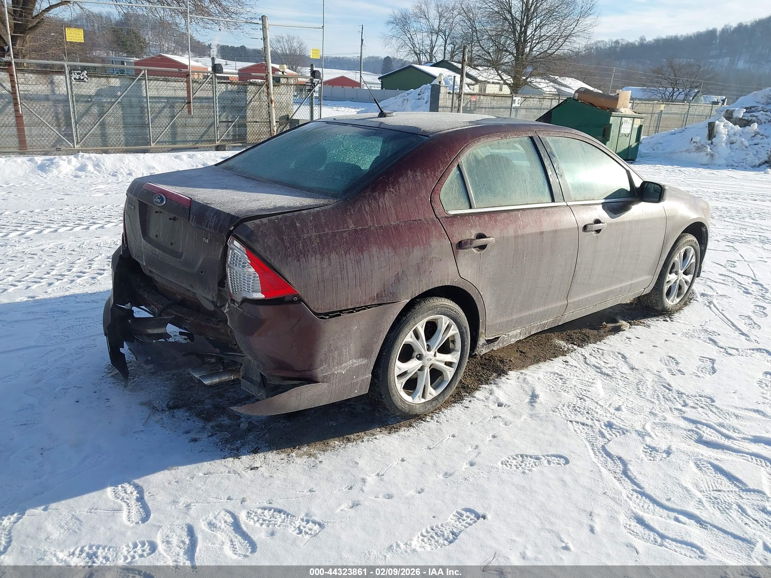 FORD FUSION image 4