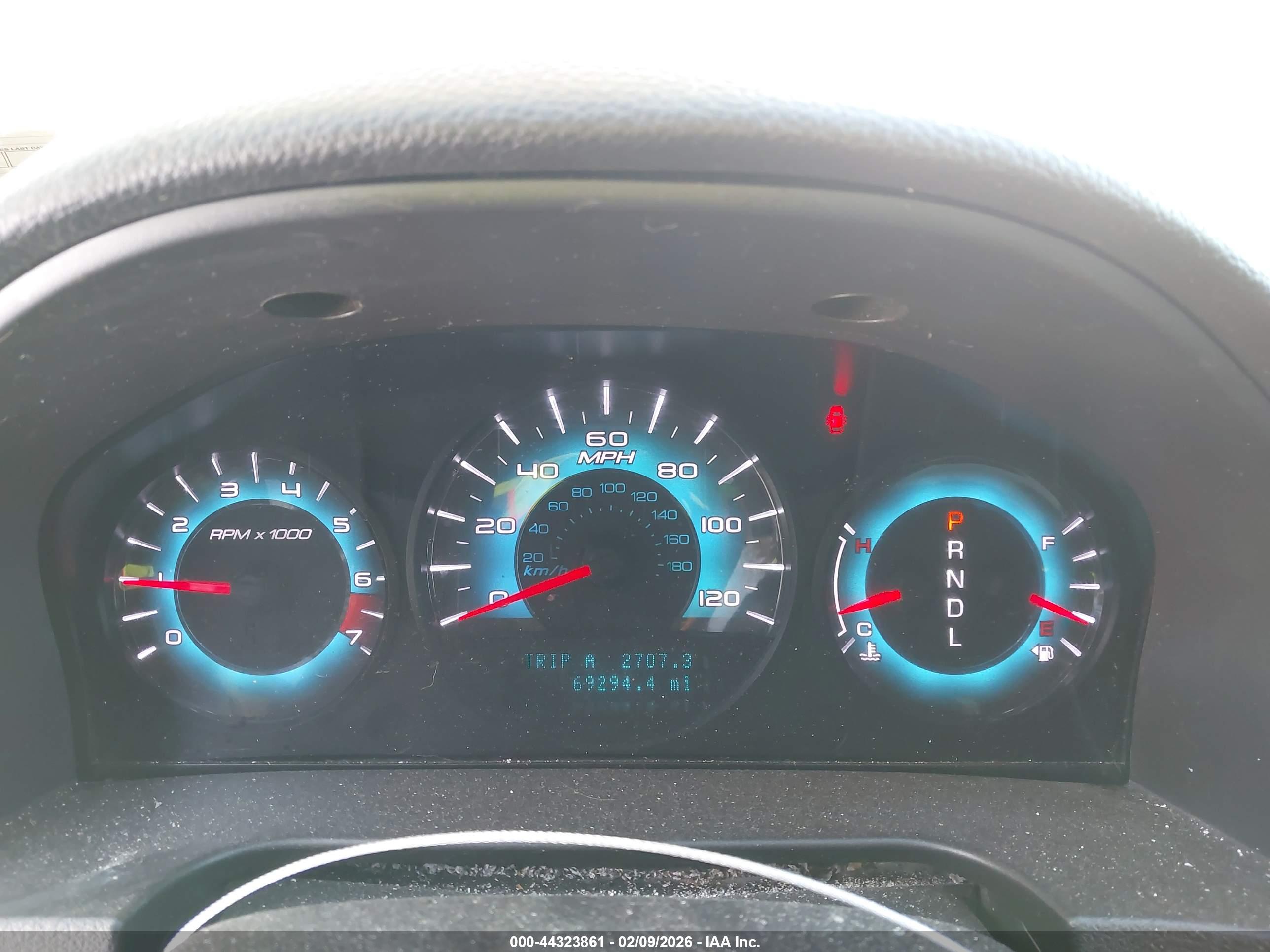 FORD FUSION image 7