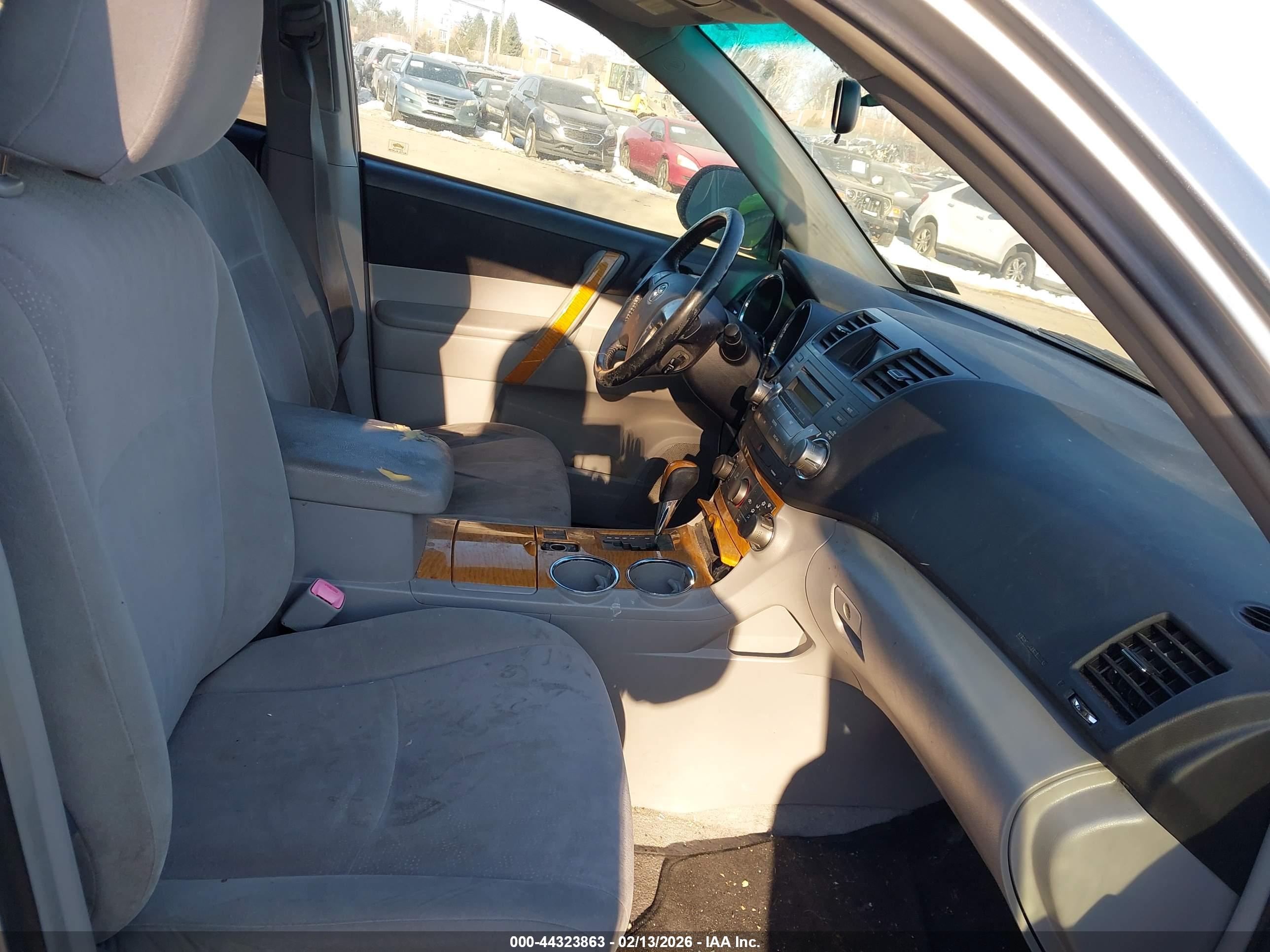 TOYOTA HIGHLANDER image 5
