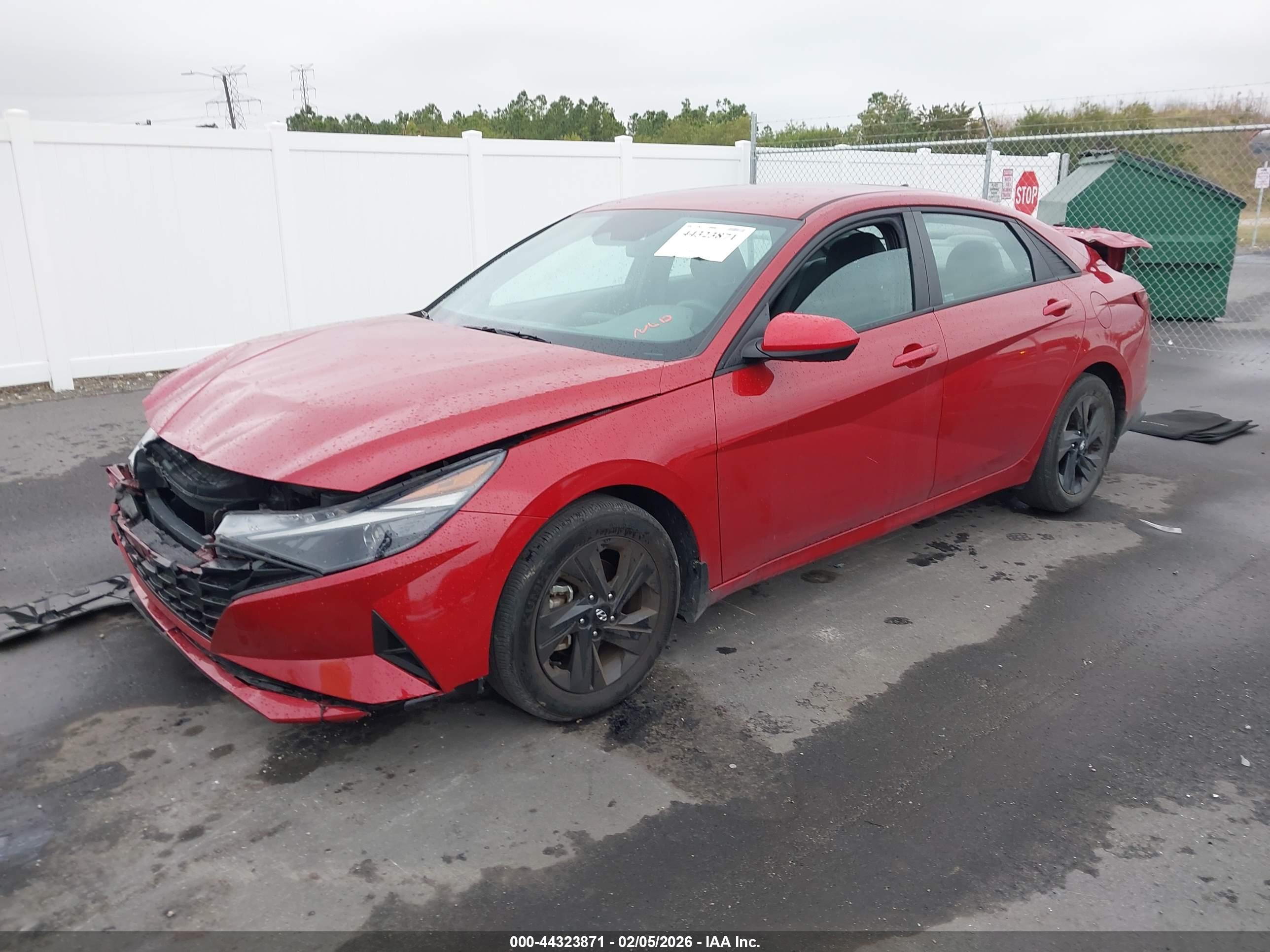 HYUNDAI ELANTRA image 2