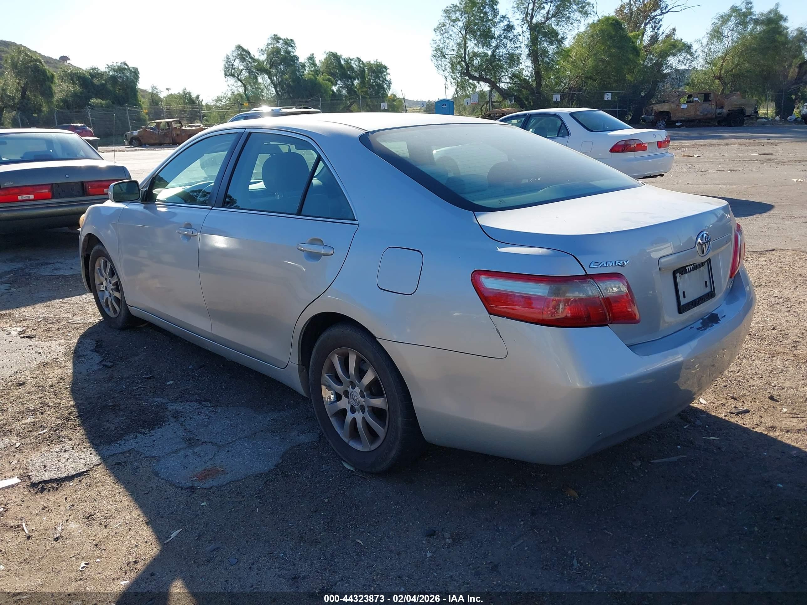 TOYOTA CAMRY image 3