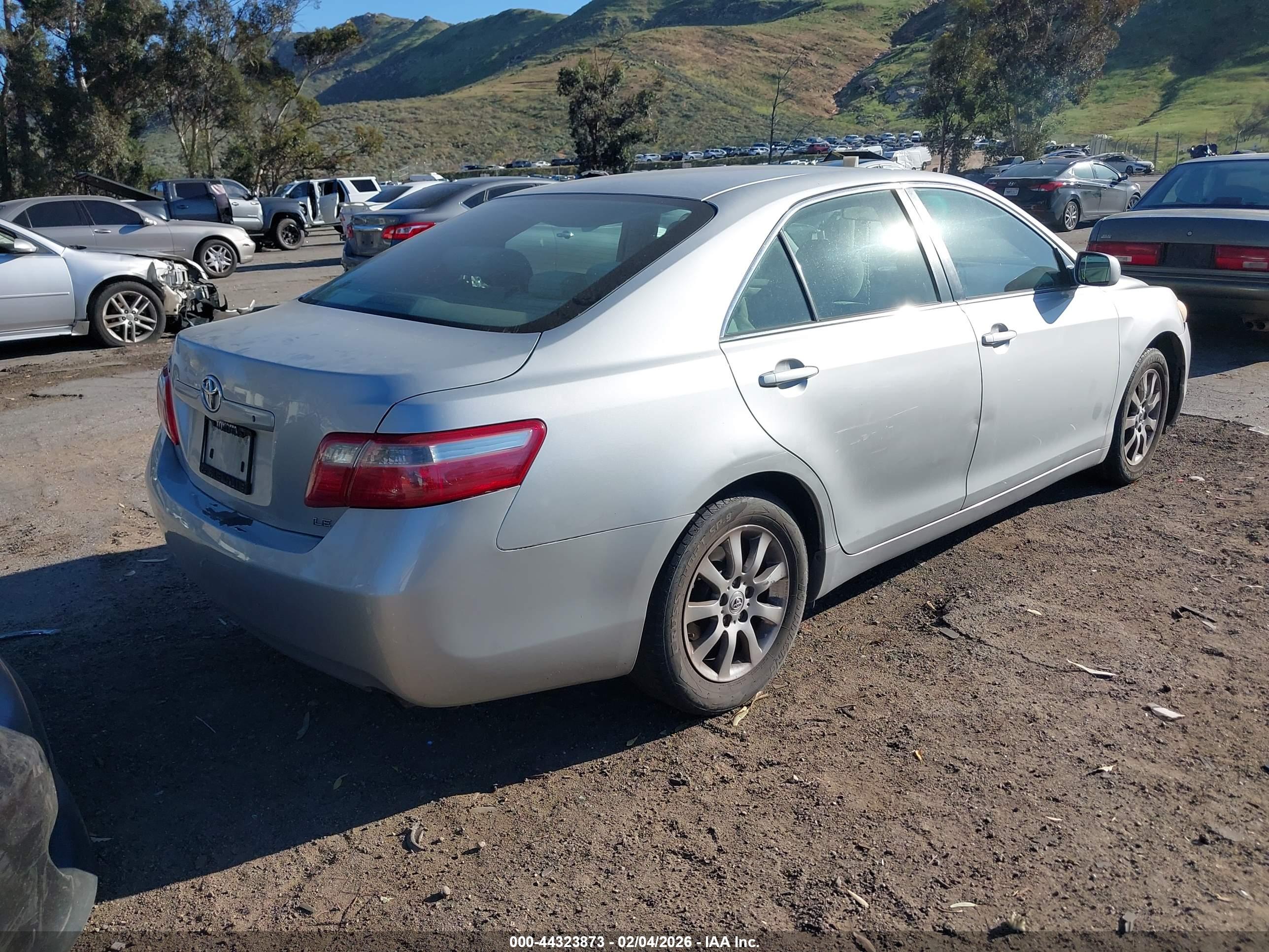 TOYOTA CAMRY image 4