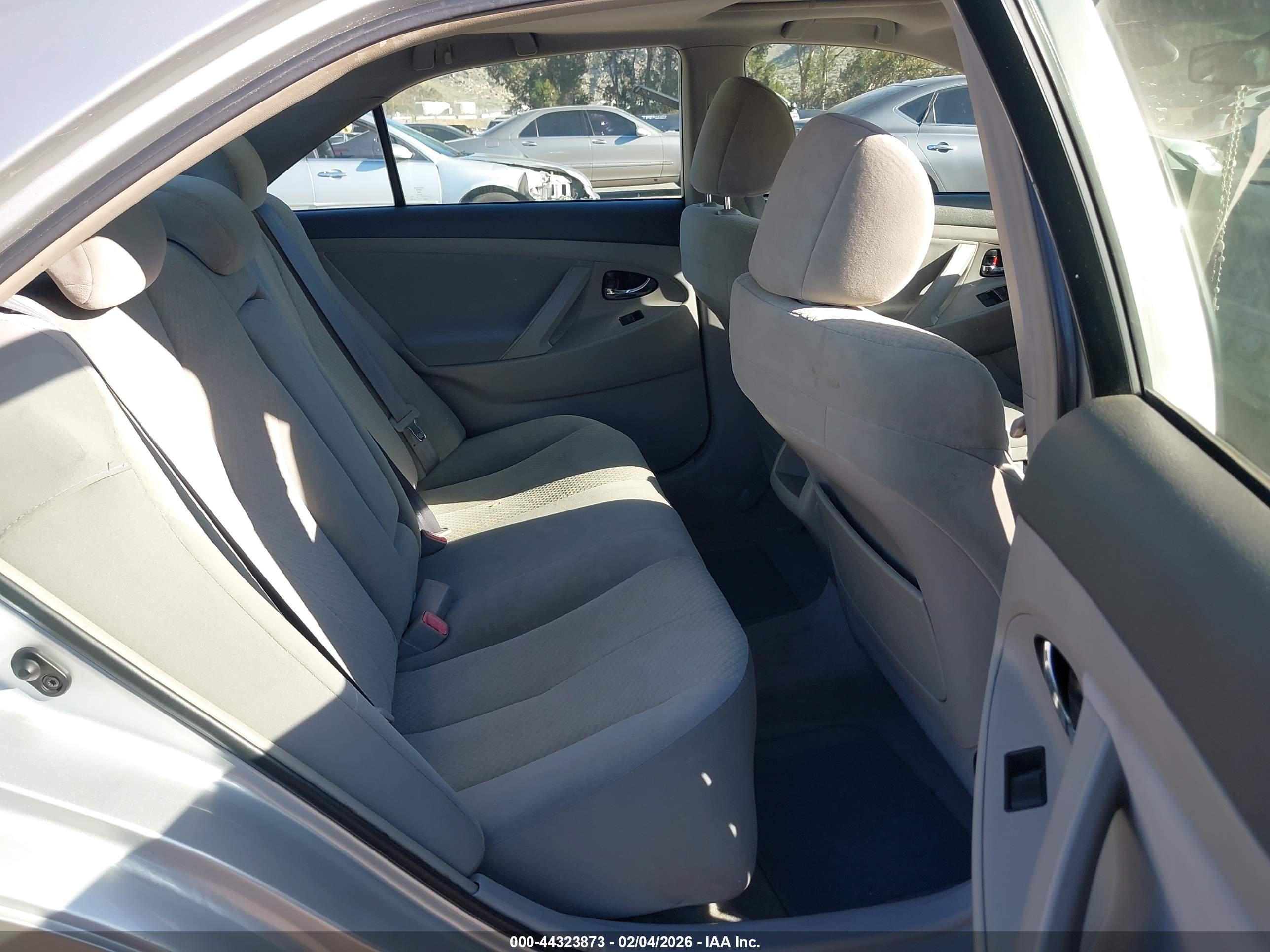 TOYOTA CAMRY image 8