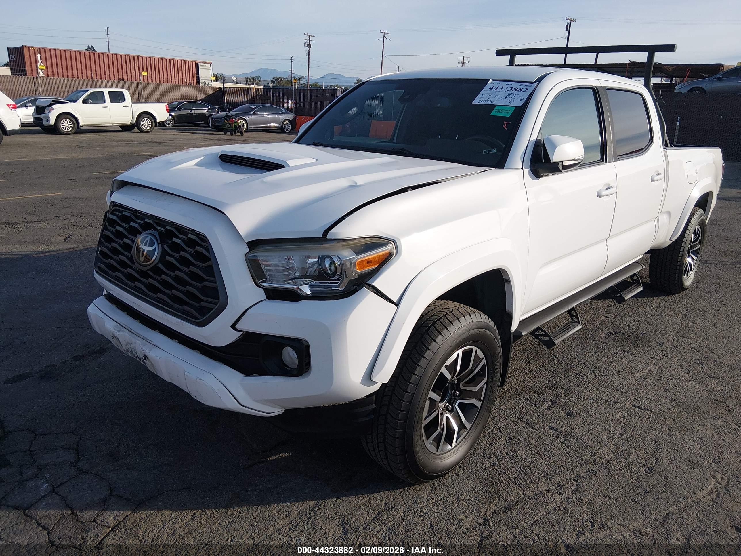 TOYOTA TACOMA image 2