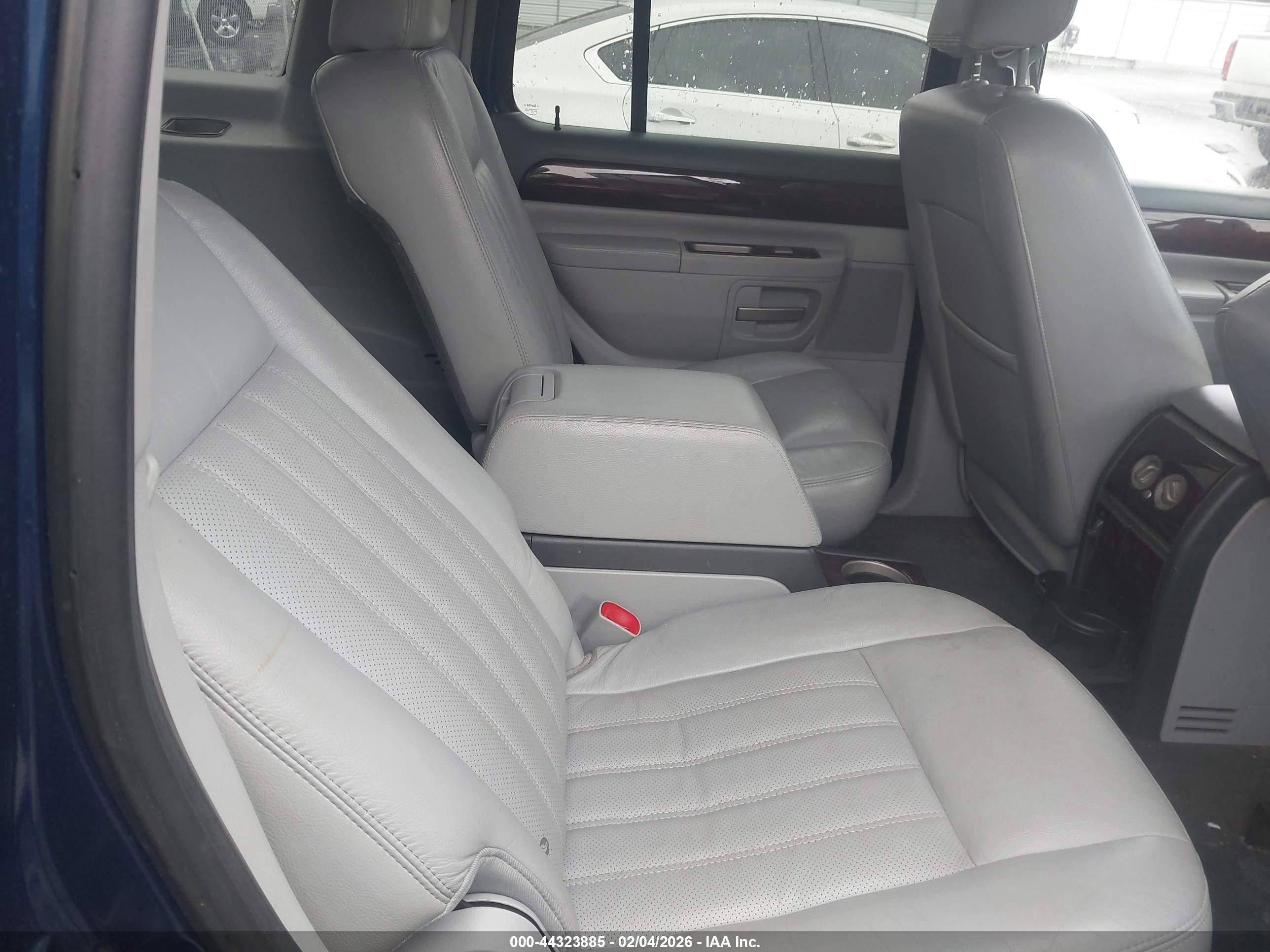 LINCOLN AVIATOR image 8