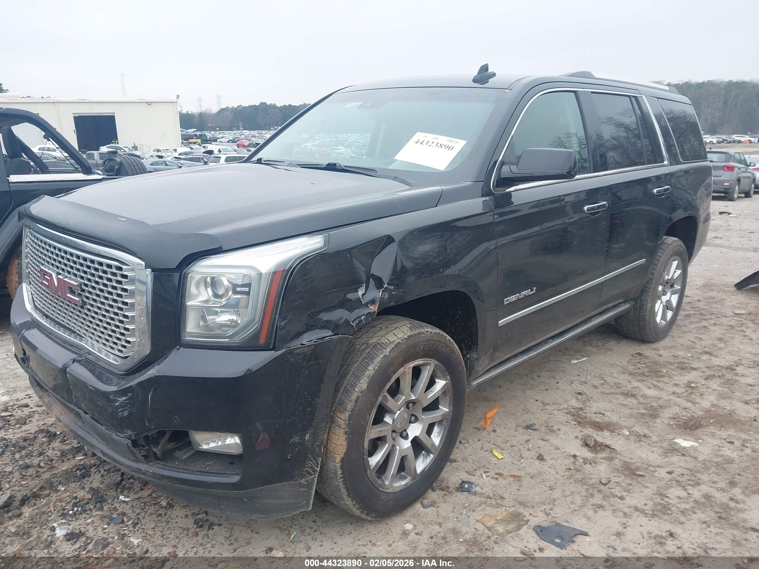 GMC YUKON image 2
