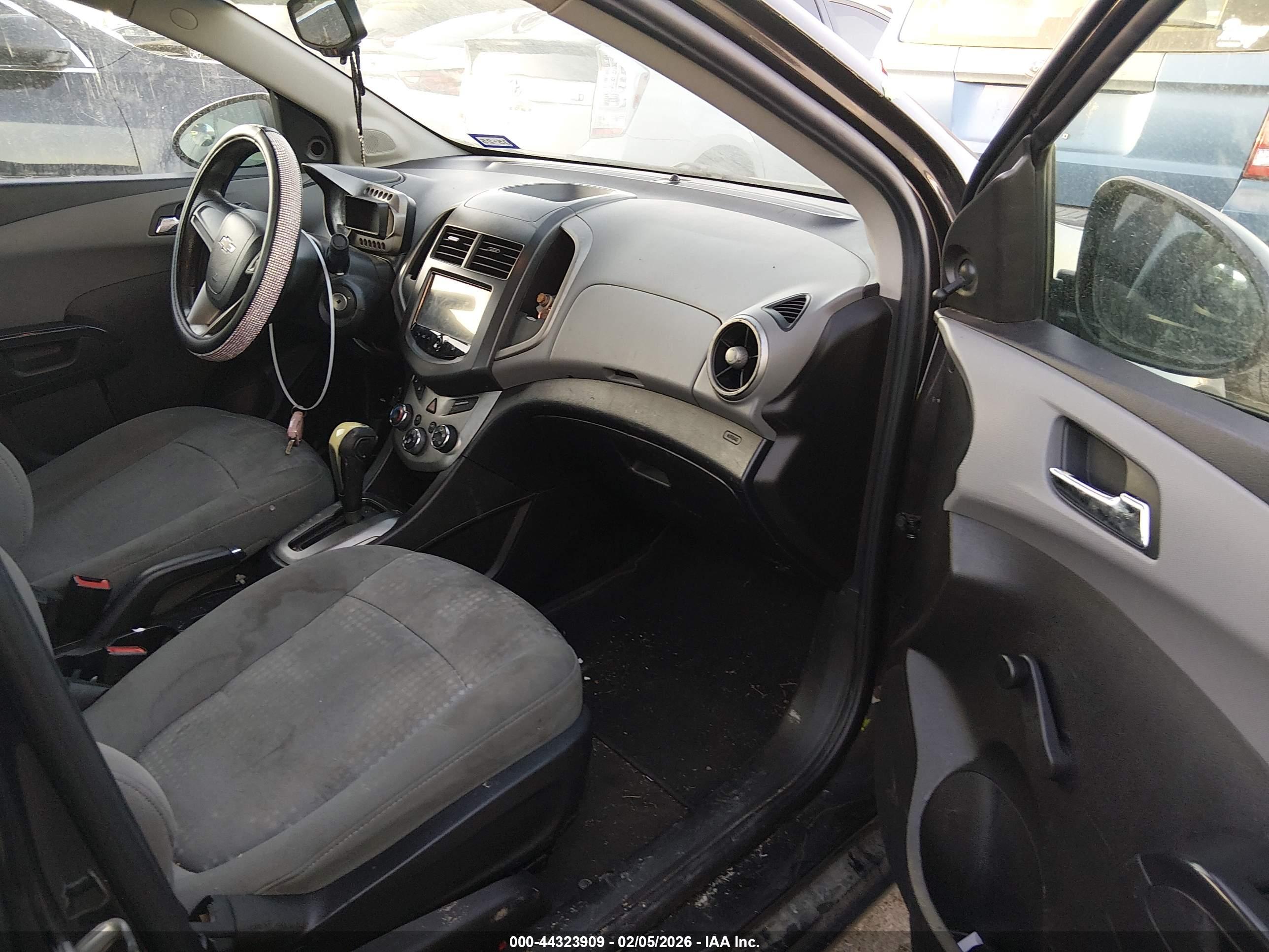 CHEVROLET SONIC image 5