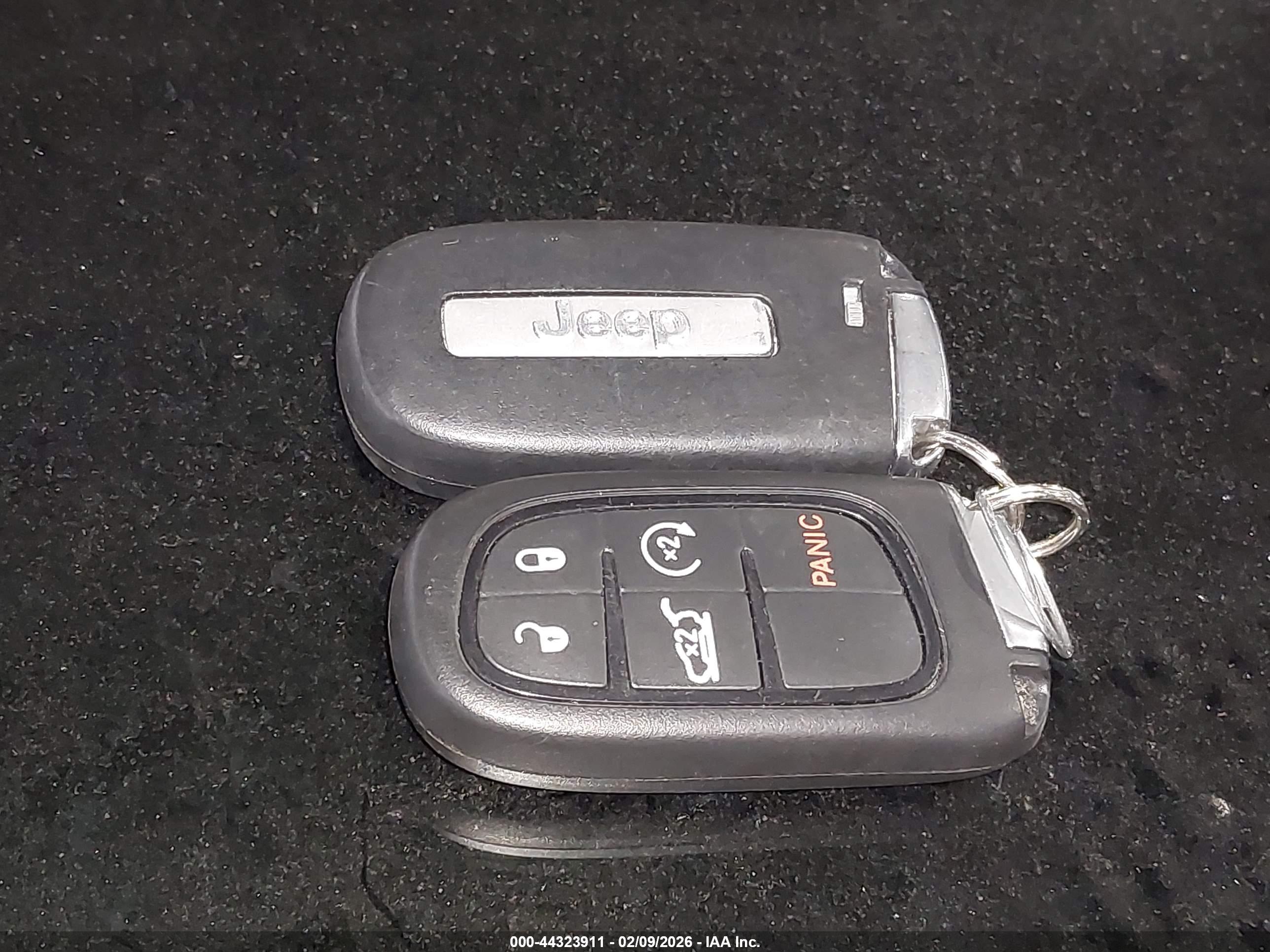 JEEP CHEROKEE image 11