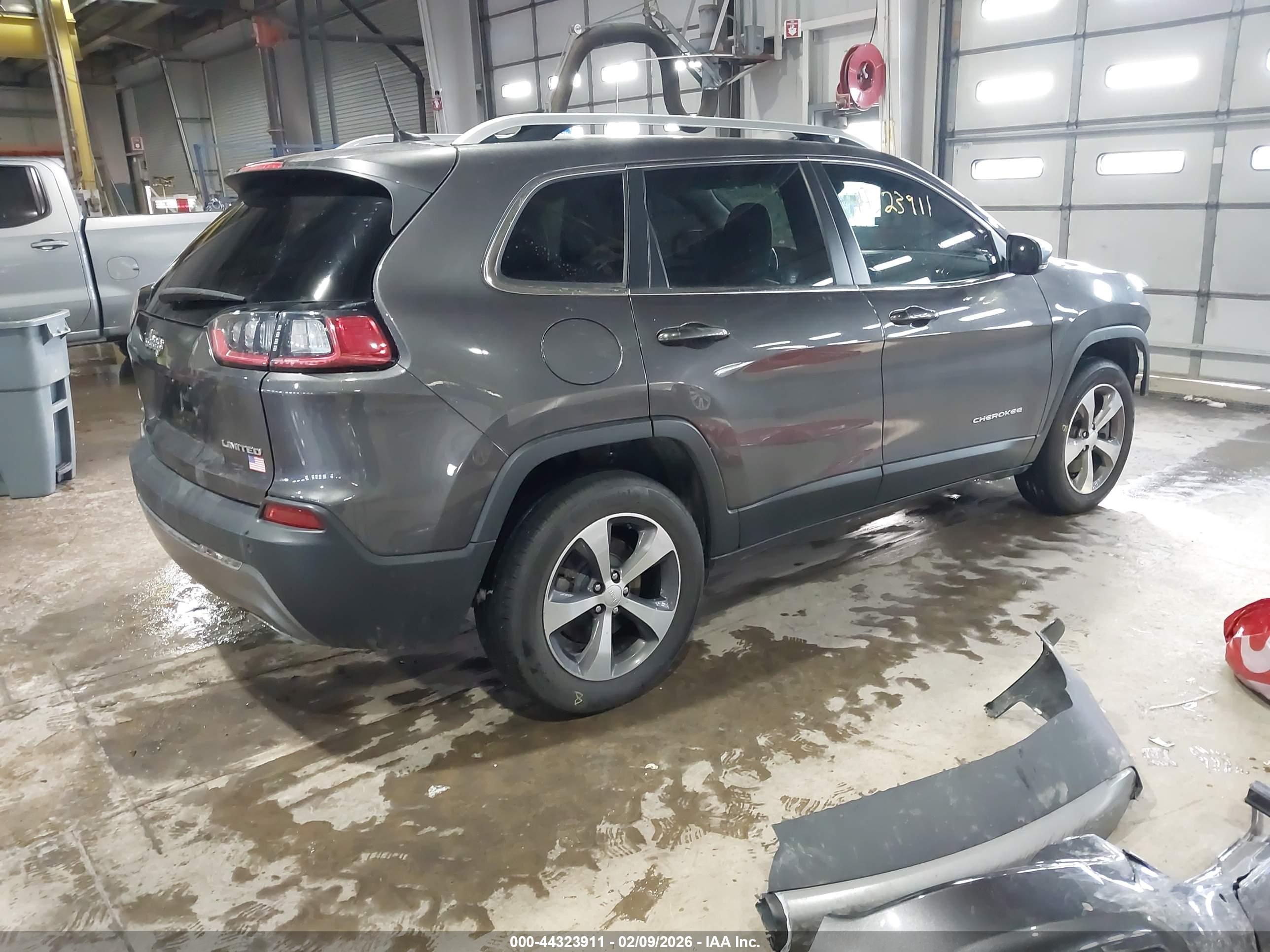 JEEP CHEROKEE image 4