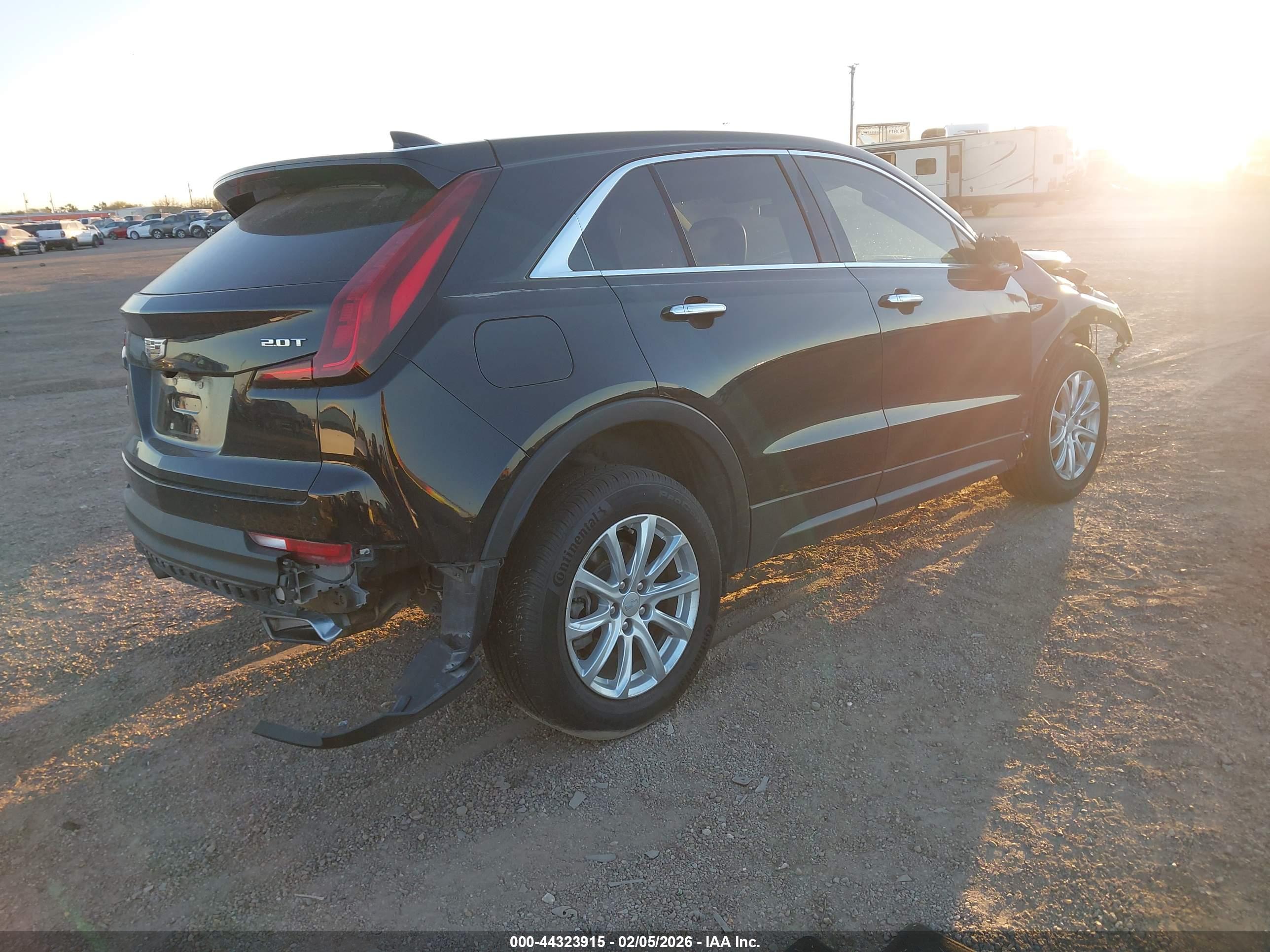 CADILLAC XT4 image 4