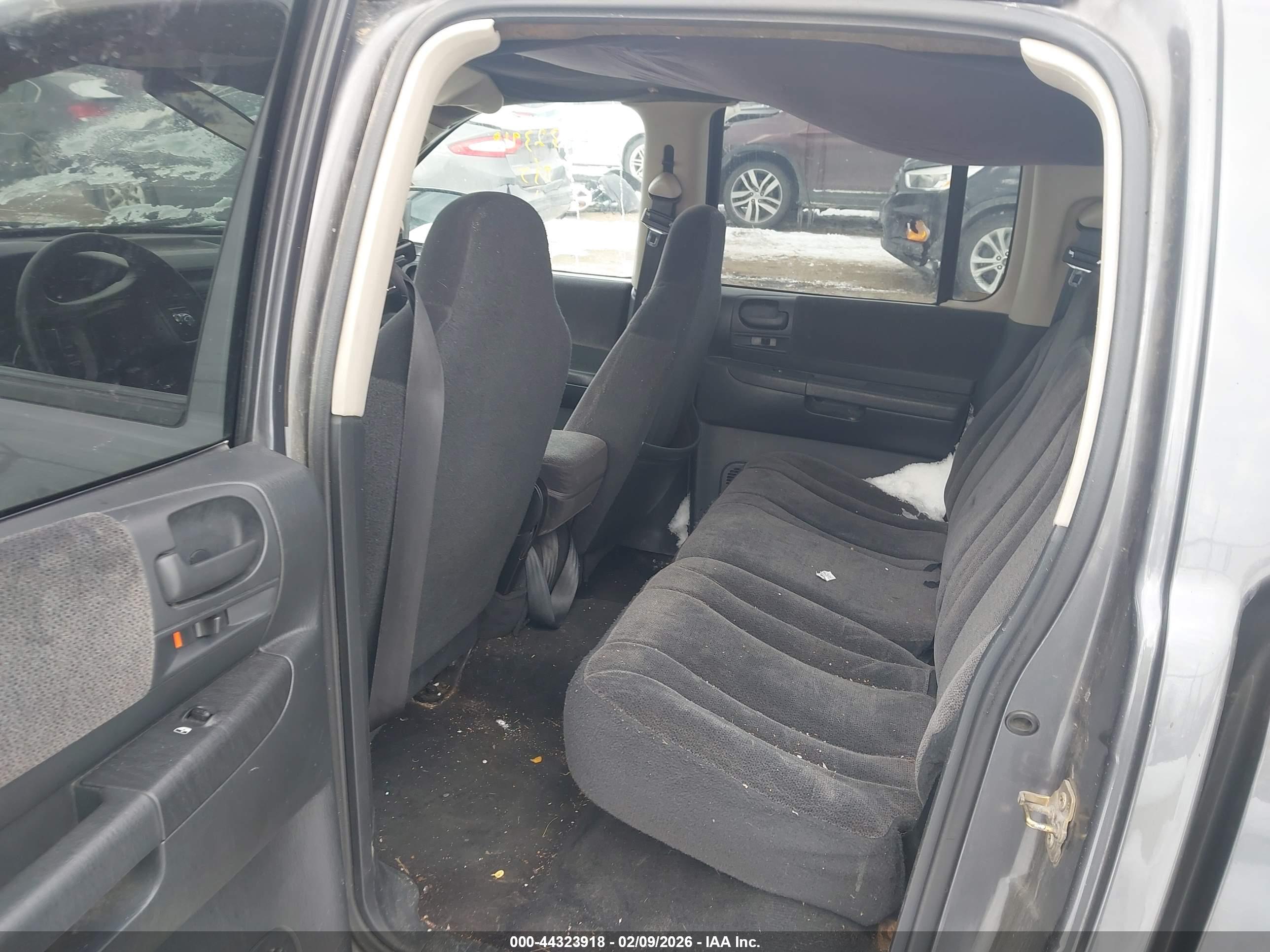 DODGE DAKOTA image 8