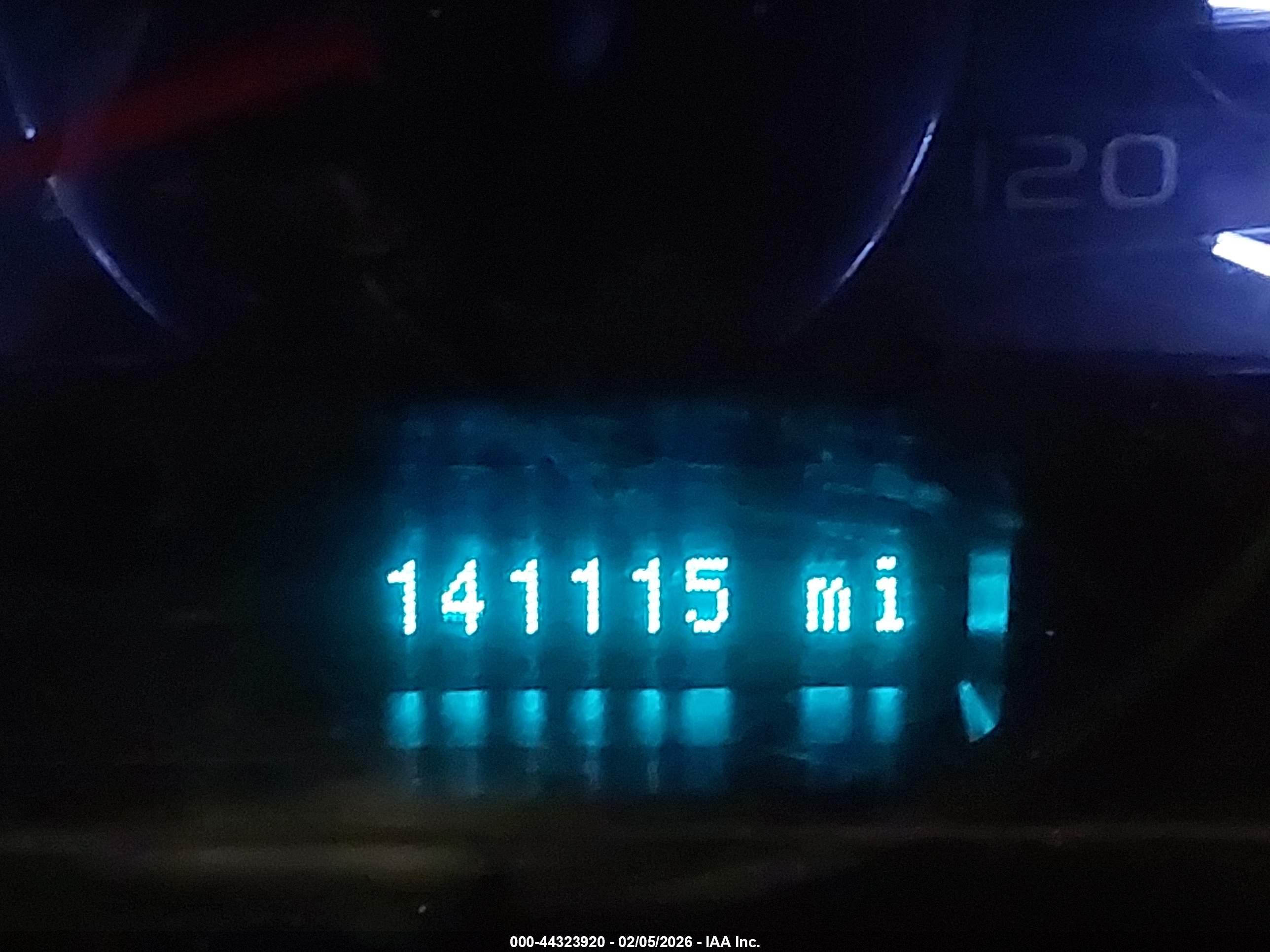 FORD FUSION image 7