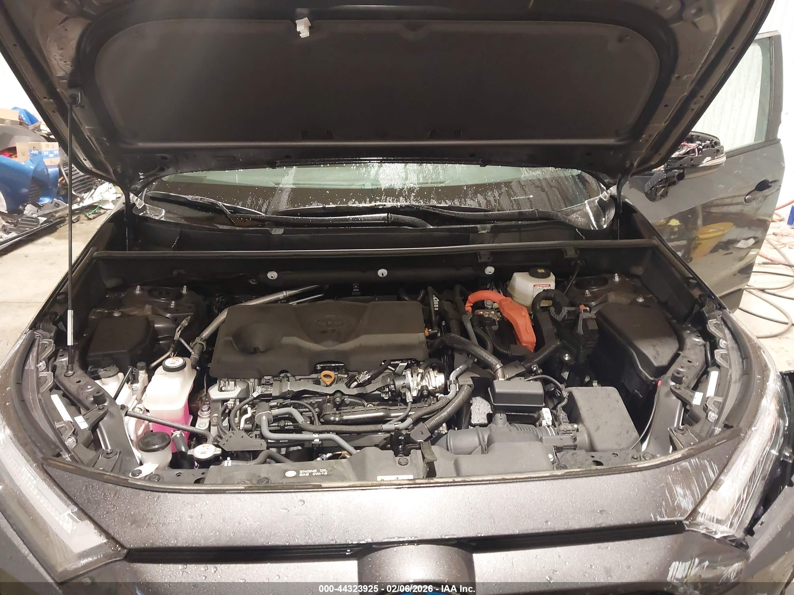 TOYOTA RAV4 image 10