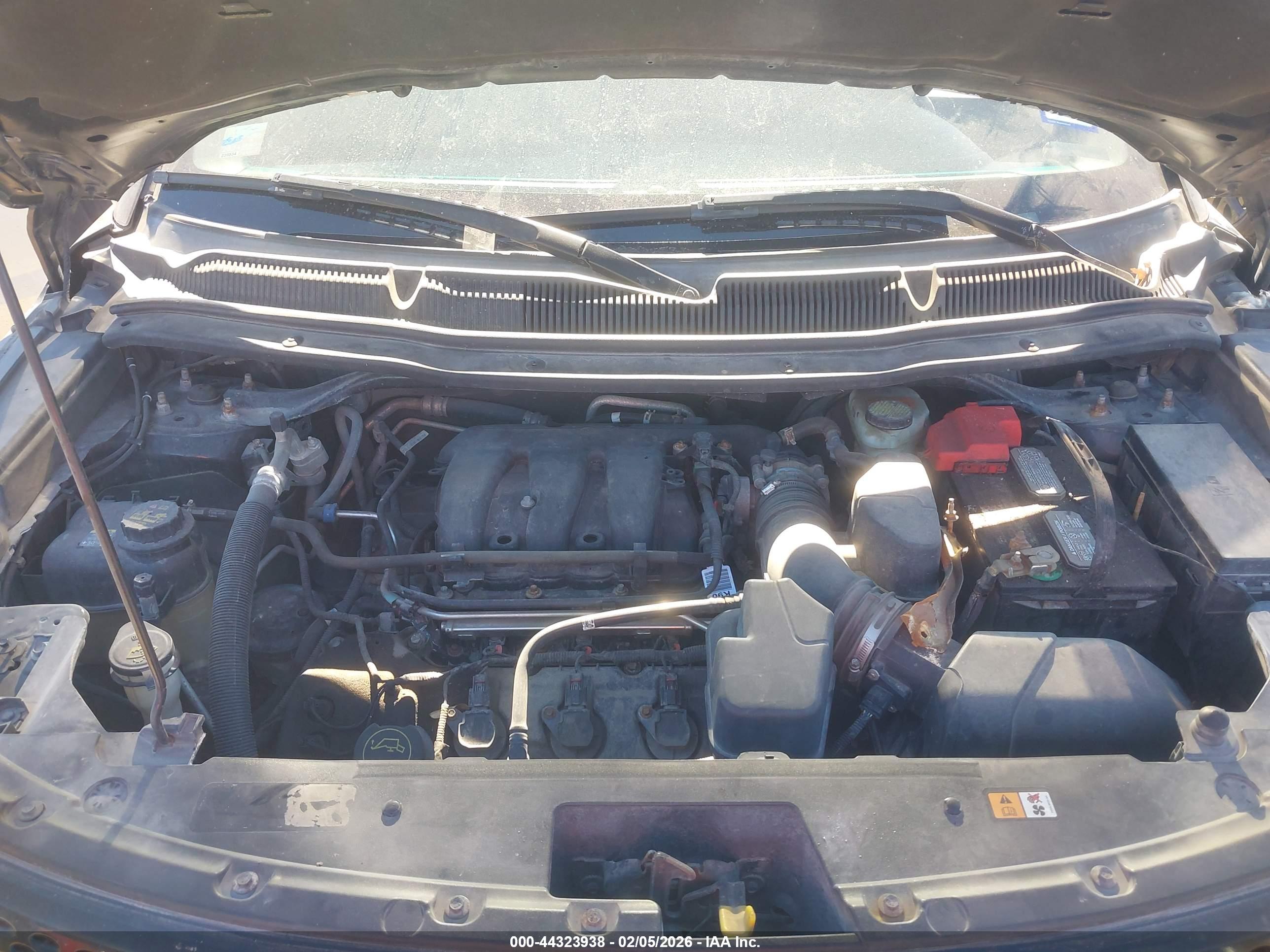 FORD EXPLORER image 10