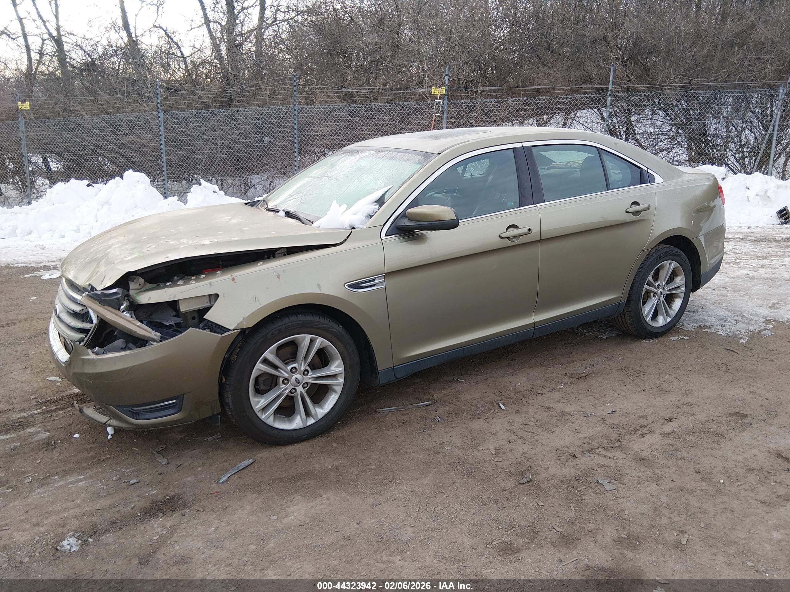 FORD TAURUS image 2