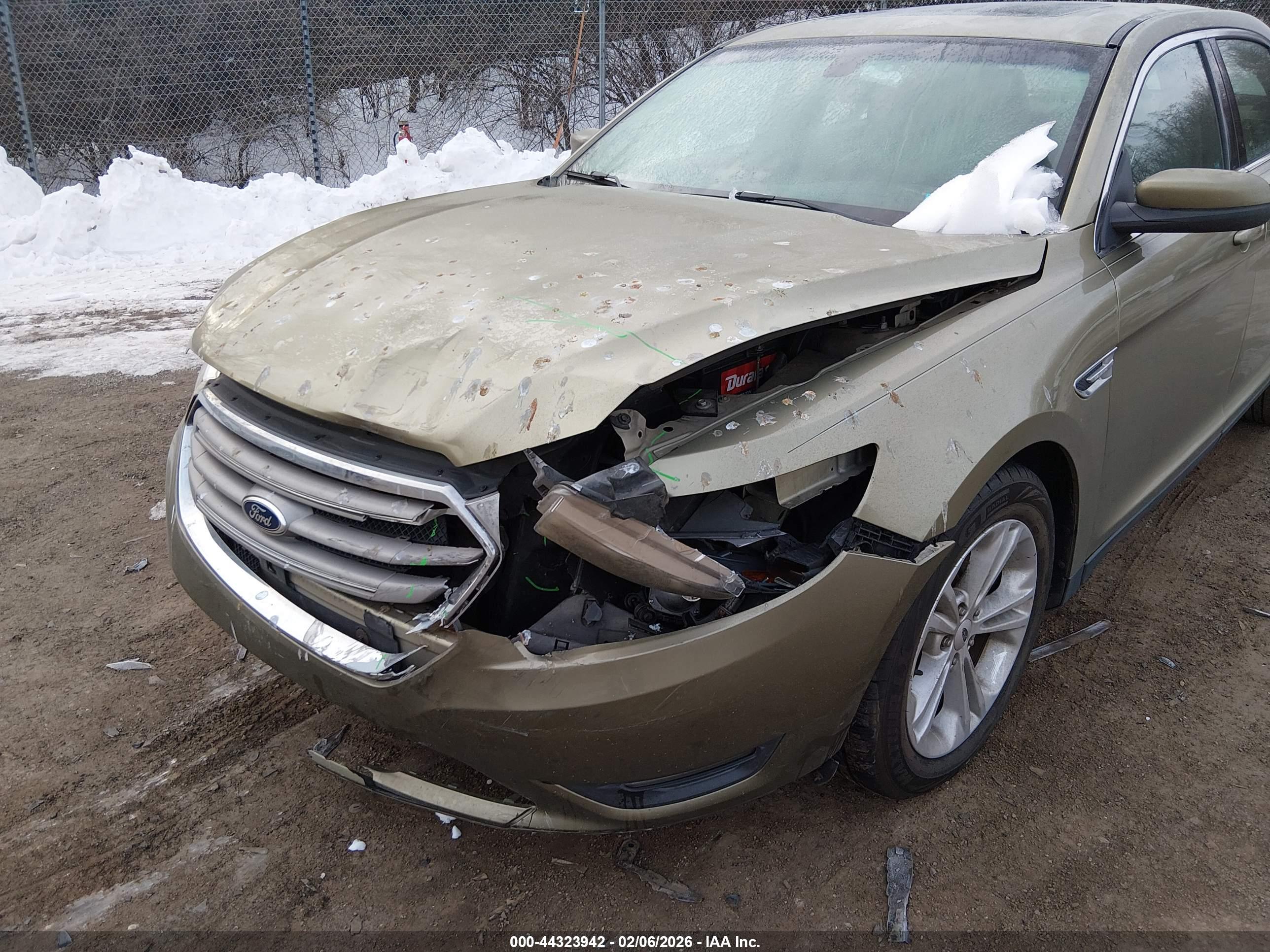 FORD TAURUS image 6