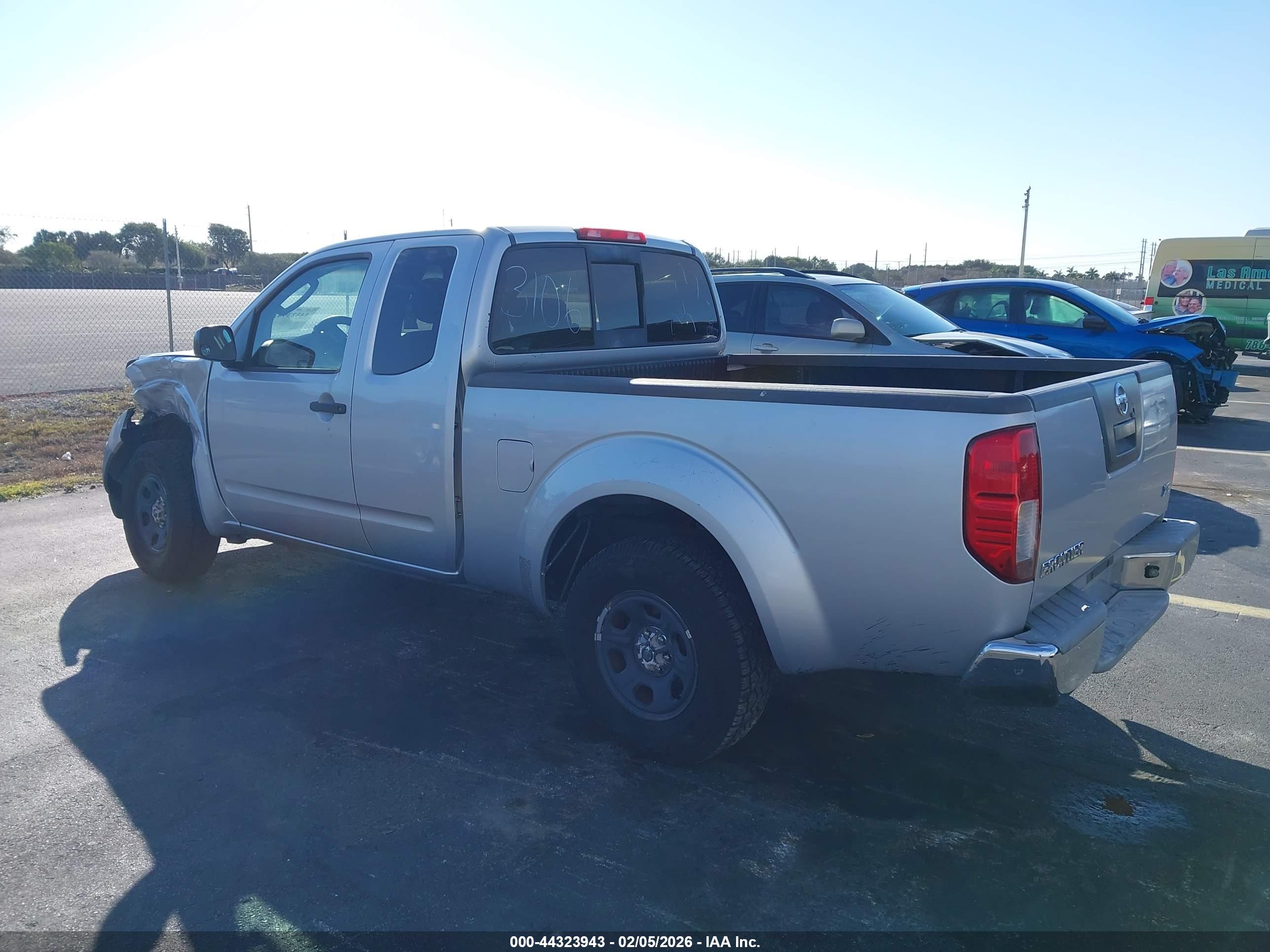 NISSAN FRONTIER image 3