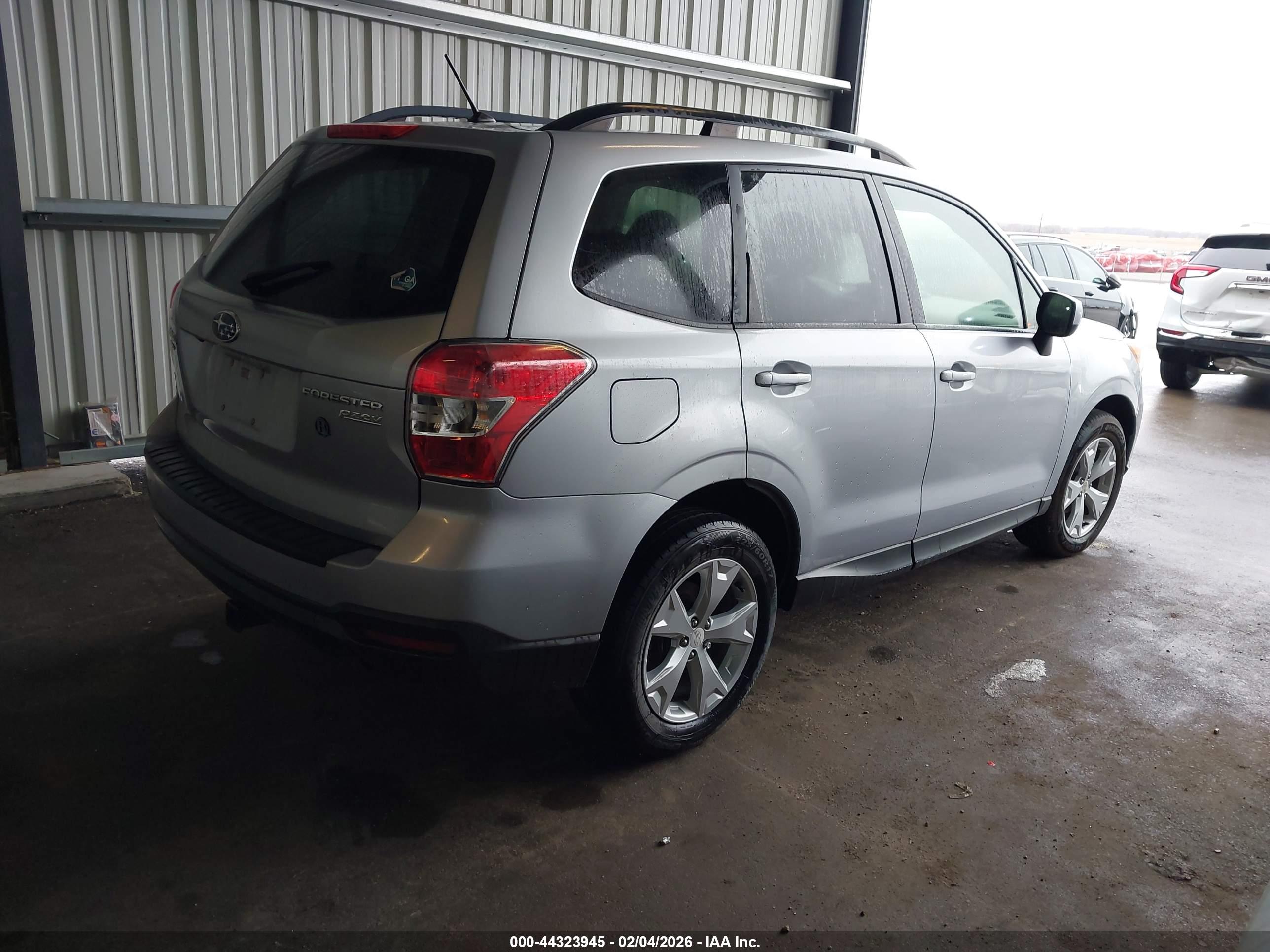 SUBARU FORESTER image 4