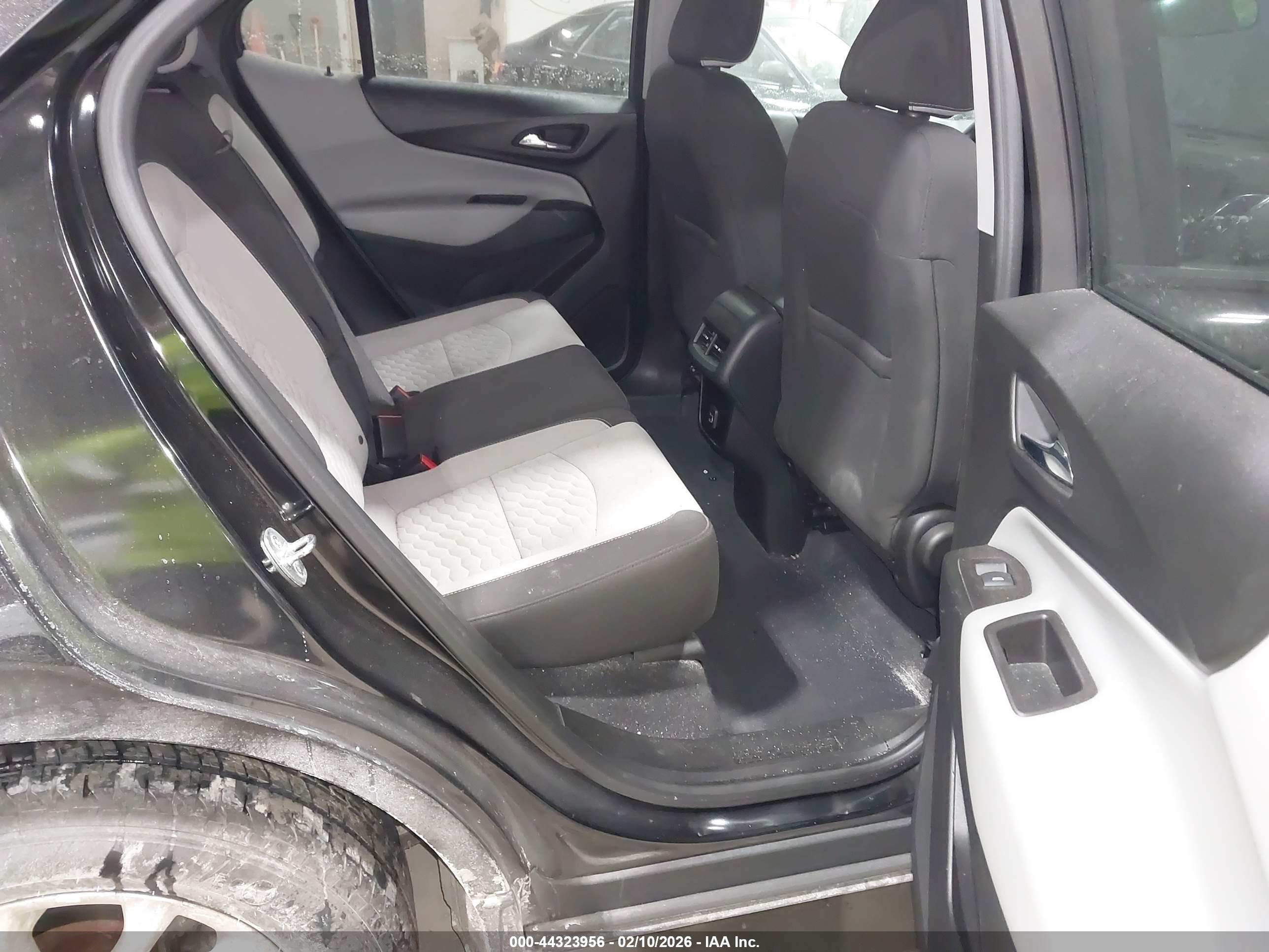 CHEVROLET EQUINOX image 8